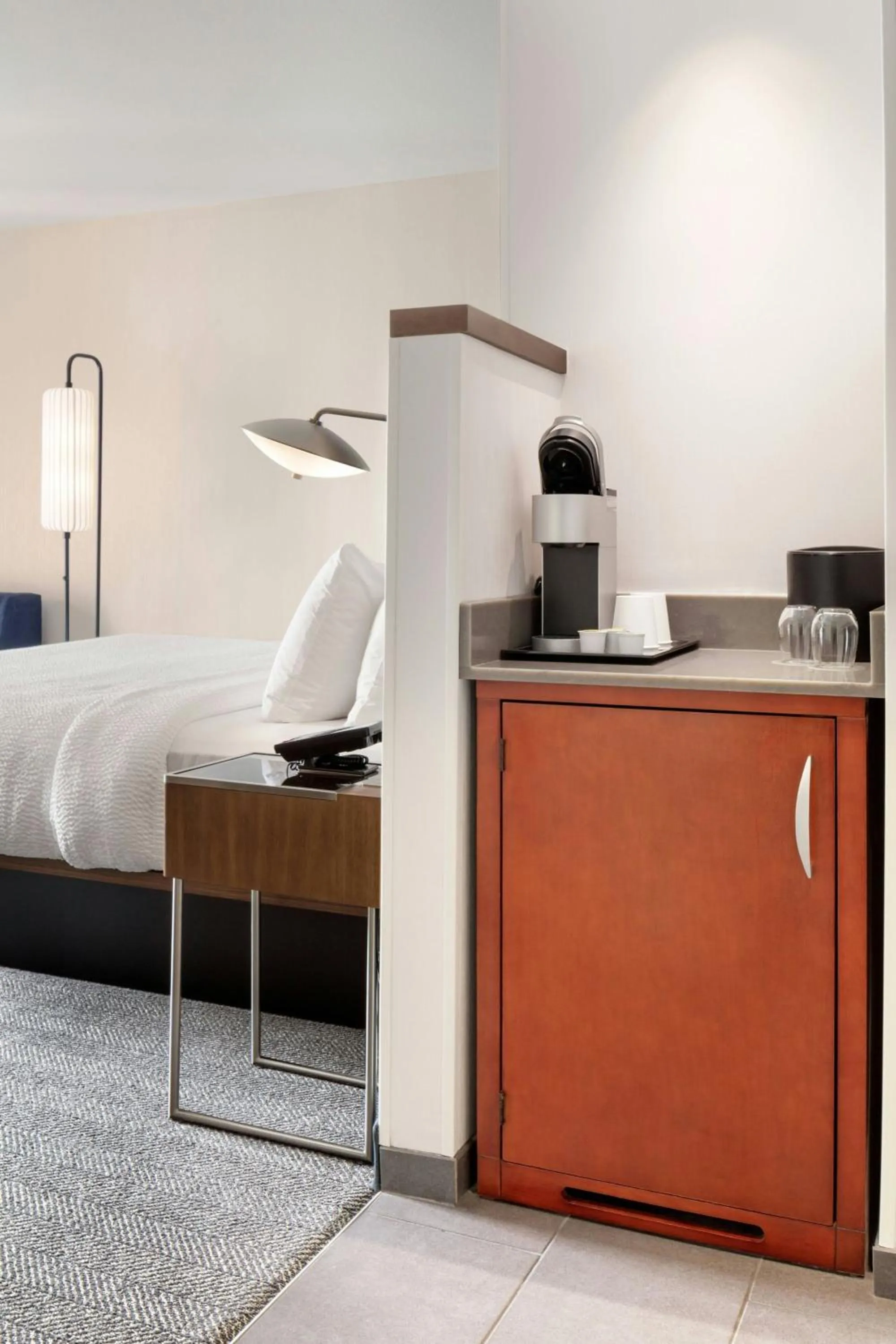 Bedroom, Bed in Courtyard Portland Airport