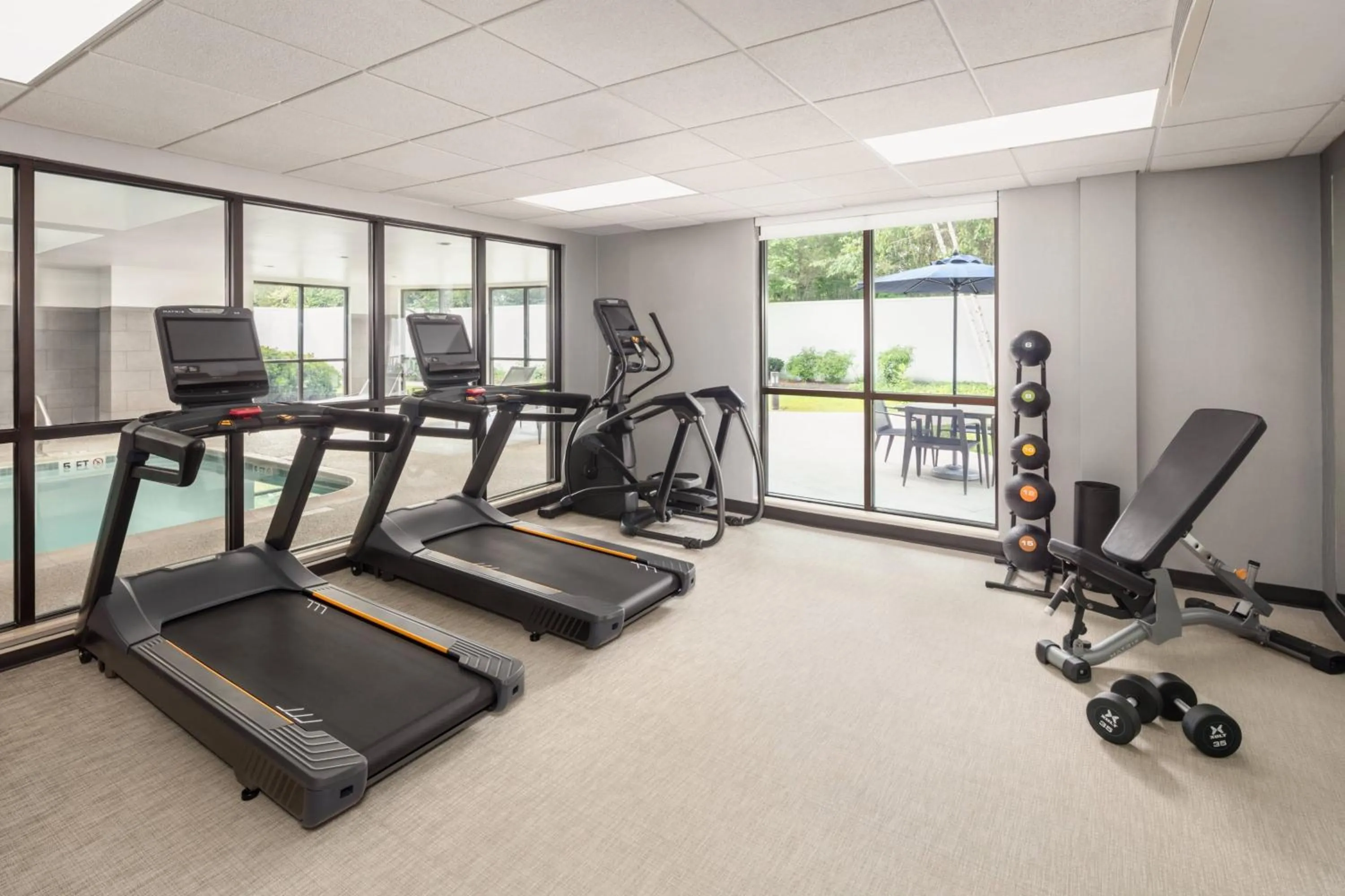 Fitness centre/facilities in Courtyard Portland Airport