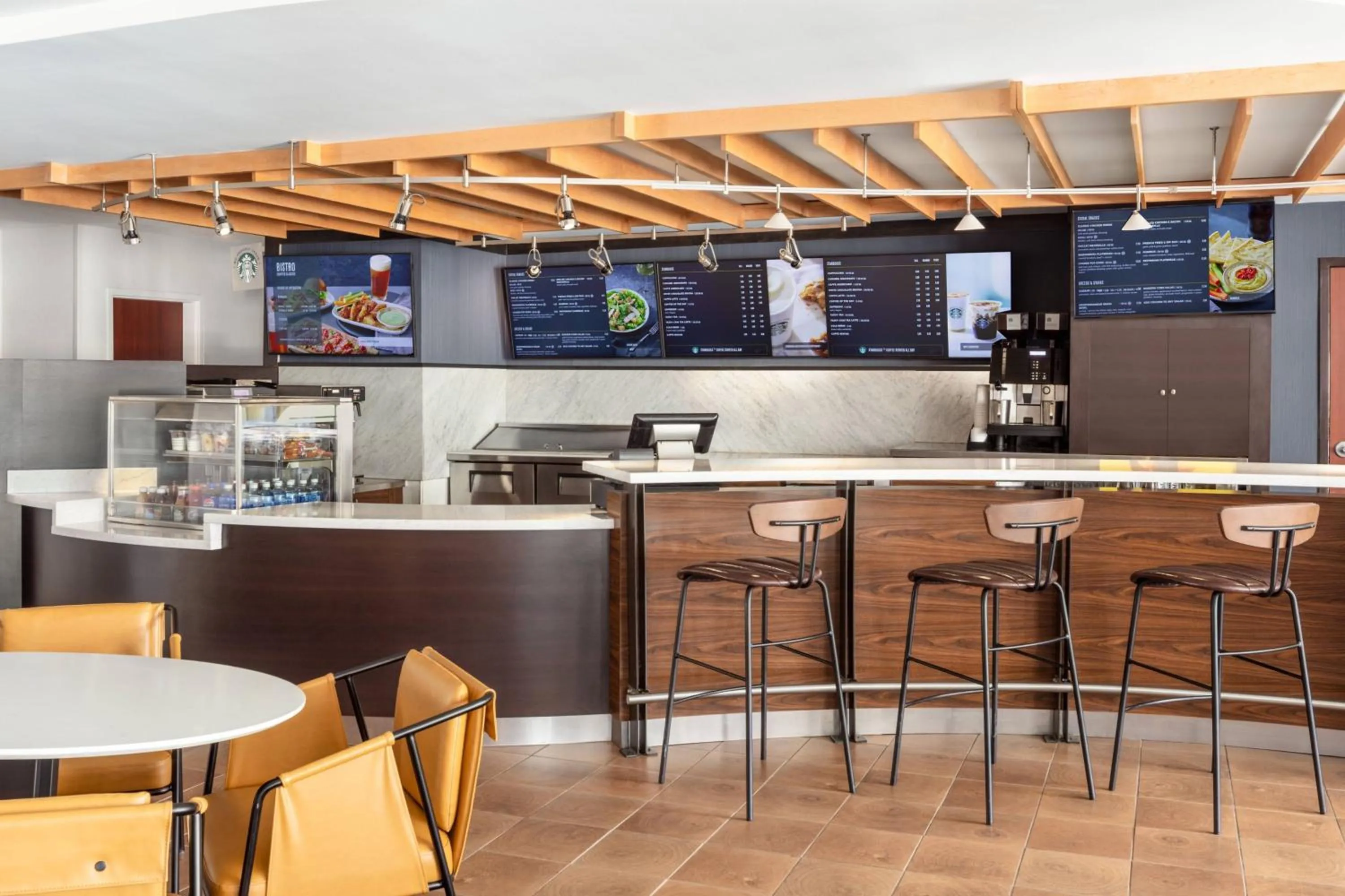 Breakfast in Courtyard Portland Airport