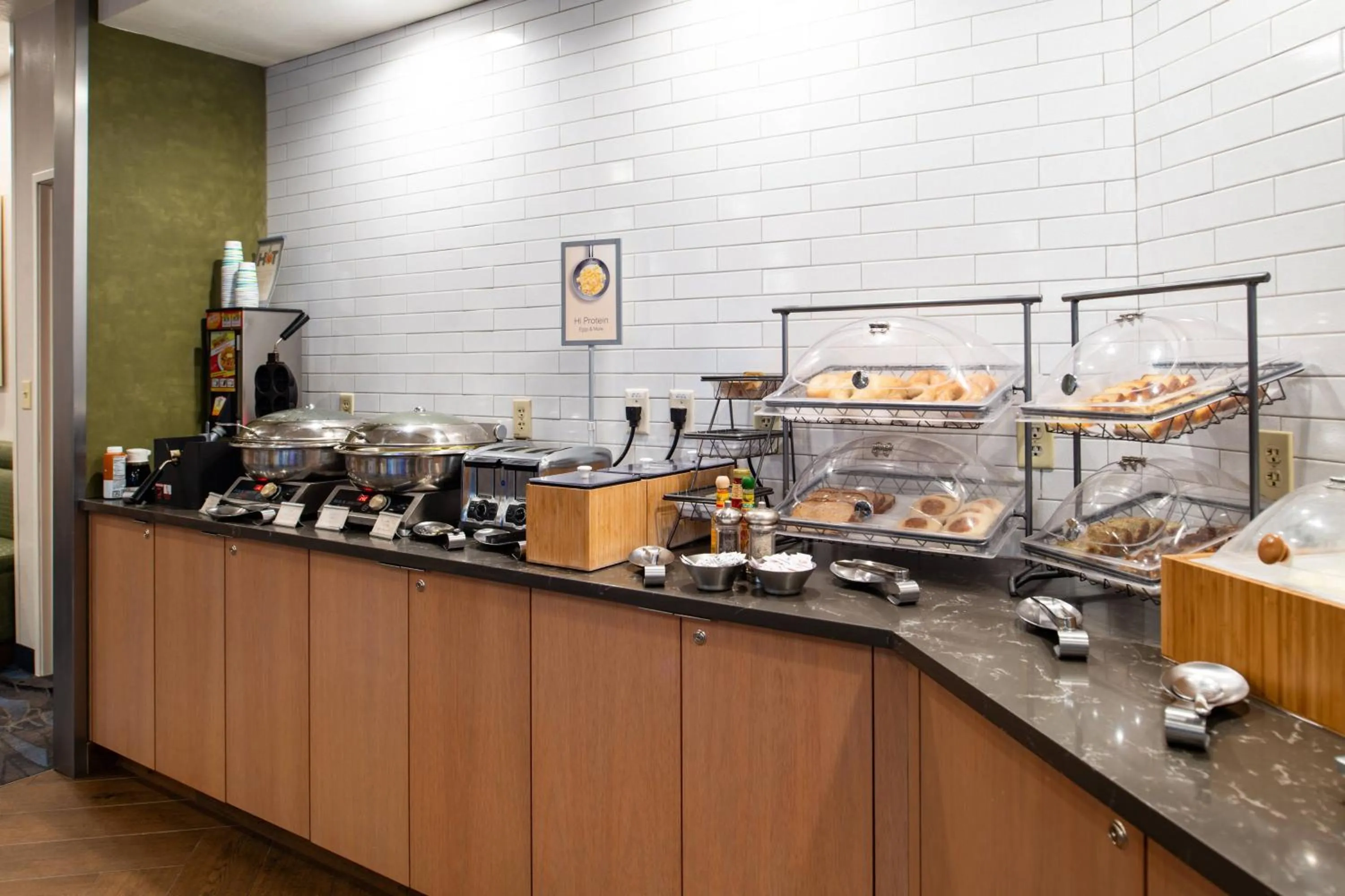 Breakfast in Fairfield Inn and Suites Beloit