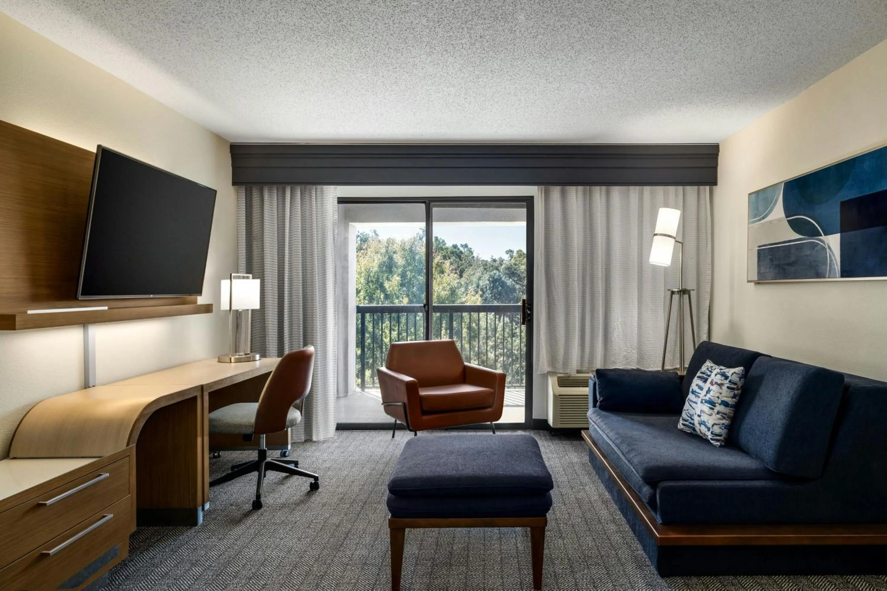 Photo of the whole room in Courtyard Richmond Chester