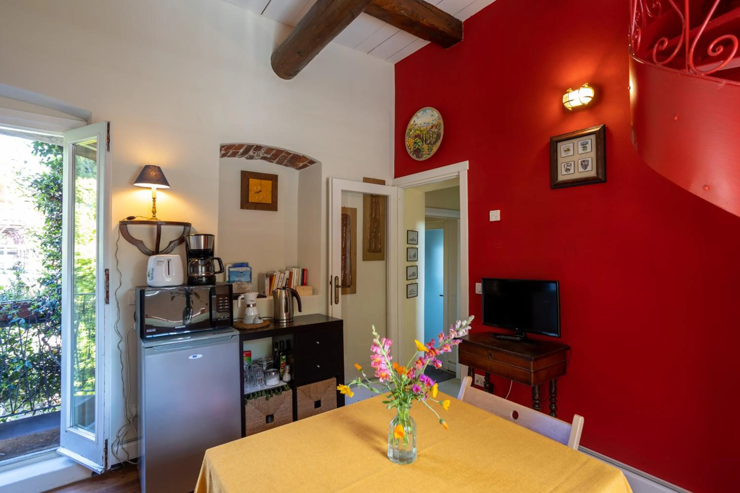 Dining area in La TORRETTA Studios & Suite