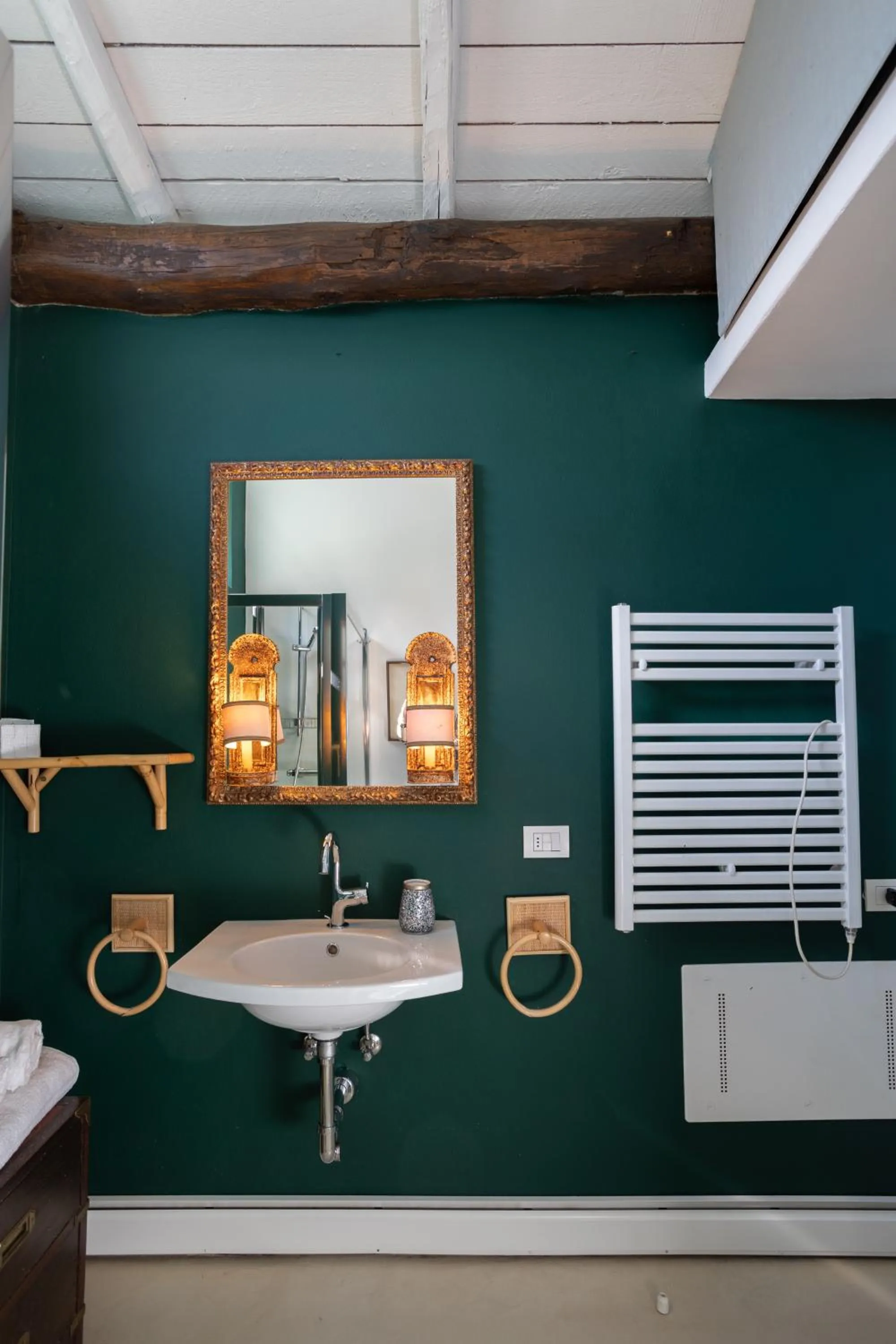 Bathroom in La TORRETTA Studios & Suite