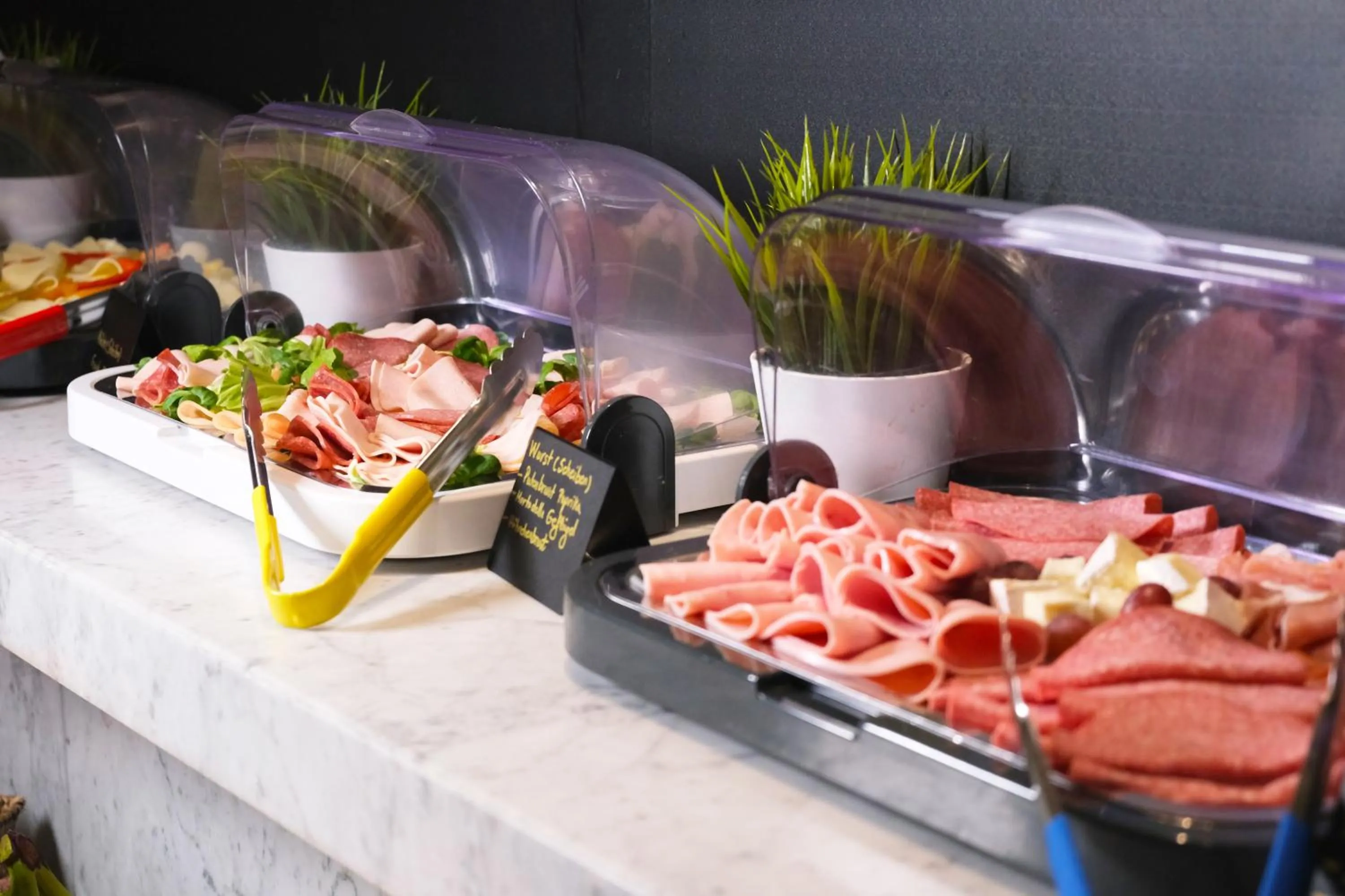 Food and drinks in Stargaze Forum Hotel Düsseldorf-Hilden