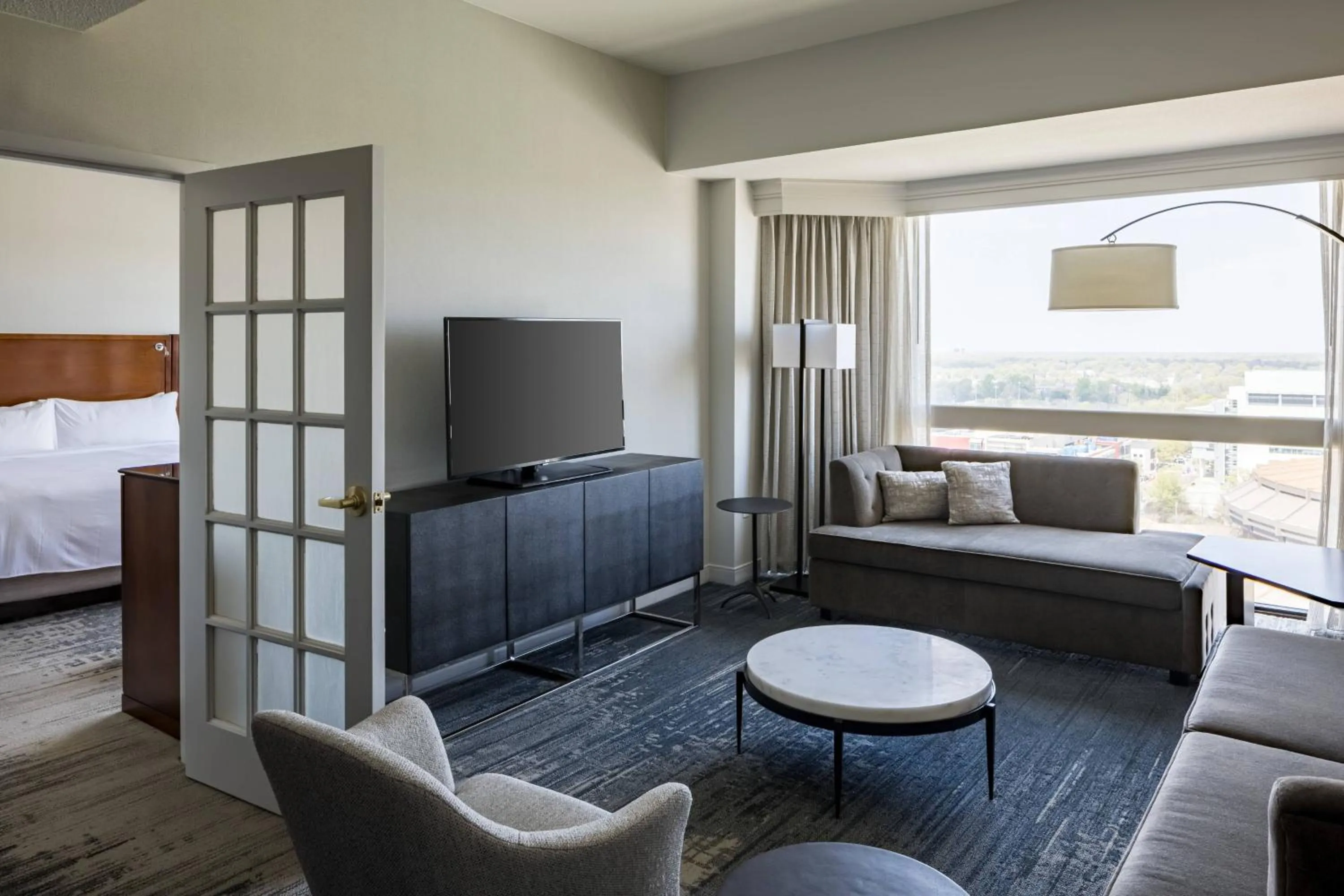 Living room, Bed in Richmond Marriott