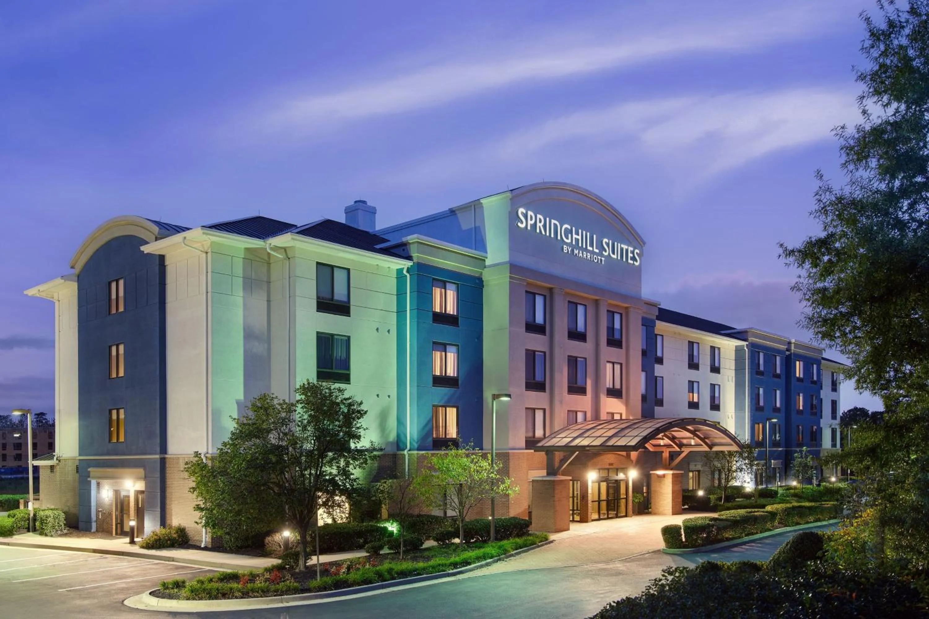 Property building in SpringHill Suites Richmond Northwest