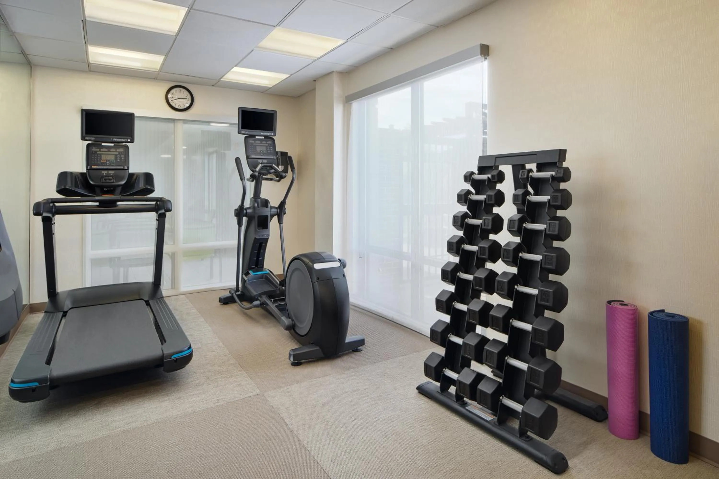 Fitness centre/facilities in SpringHill Suites Richmond Northwest