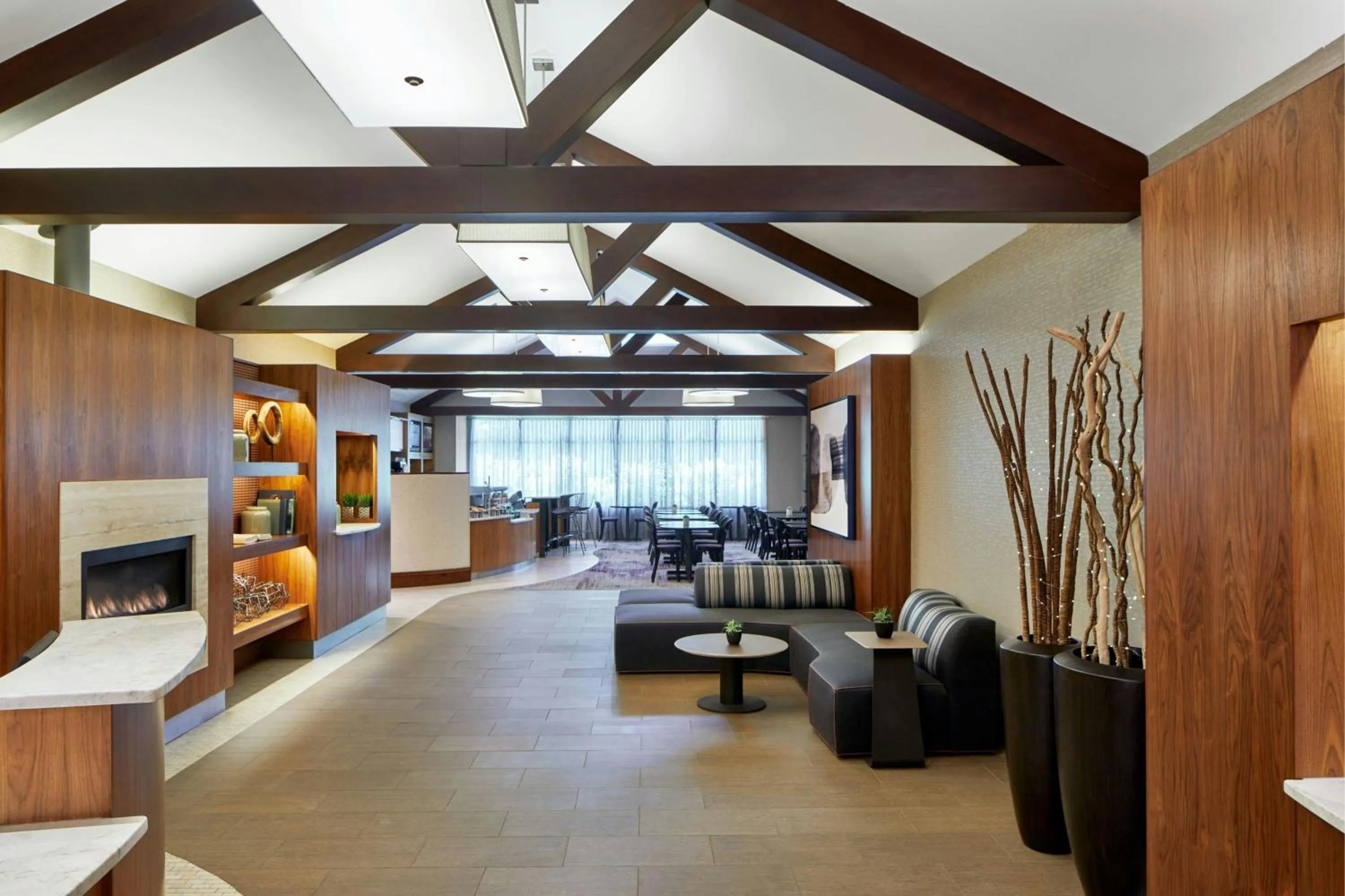 Lobby or reception in Courtyard Rochester East / Penfield