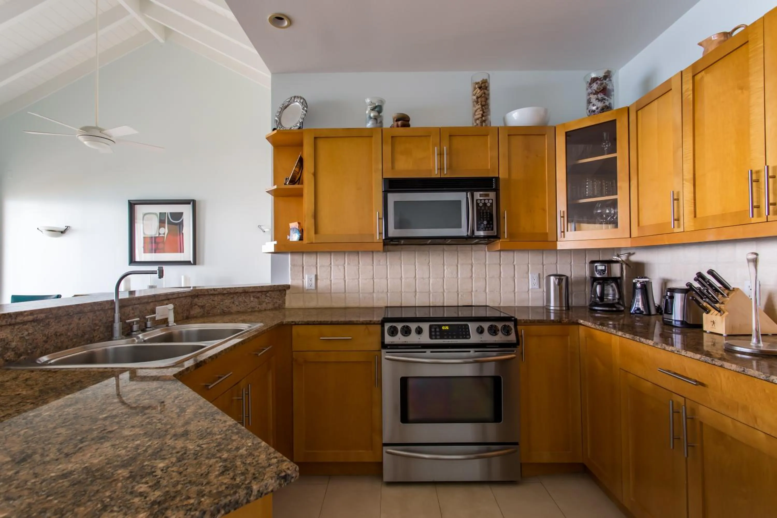 Coffee/tea facilities in Villa Renaissance