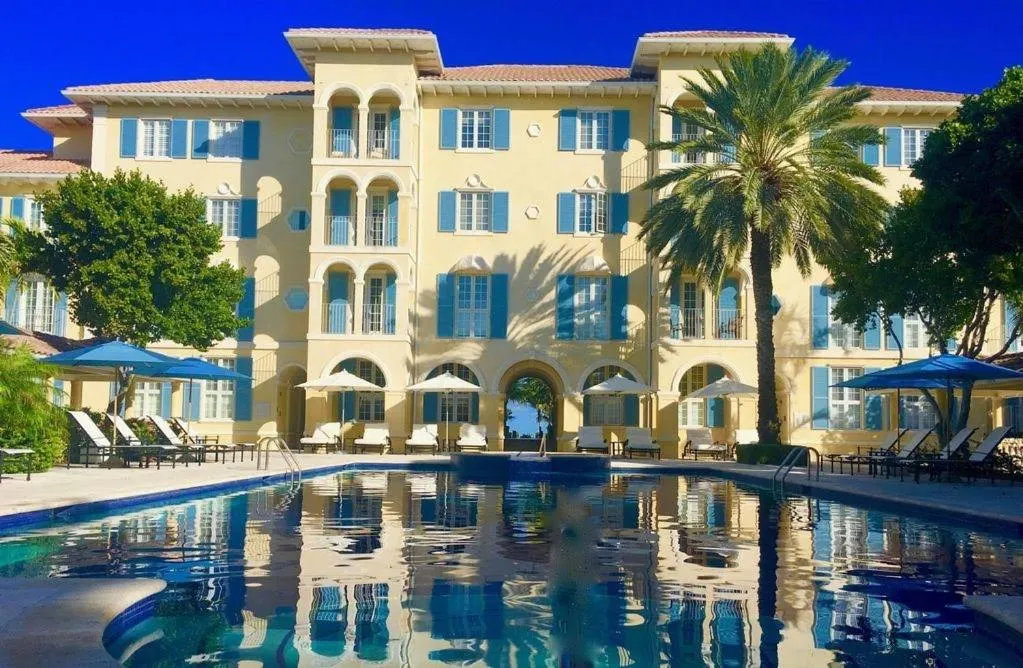 Property building in Villa Renaissance