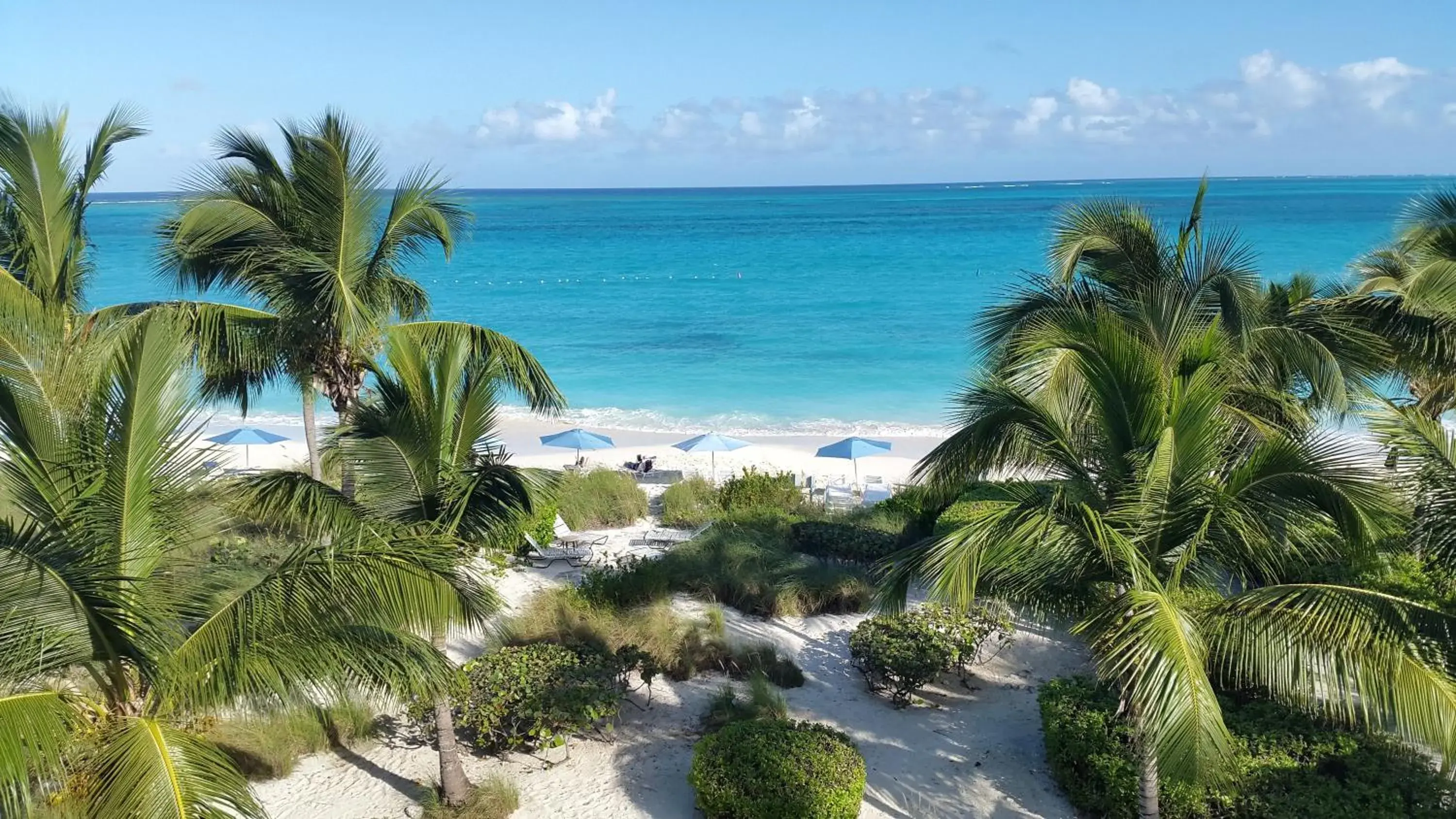 Three-Bedroom Deluxe Villa Oceanfront in Villa Renaissance Three-Bedroom Deluxe Villa Oceanfront in Villa Renaissance