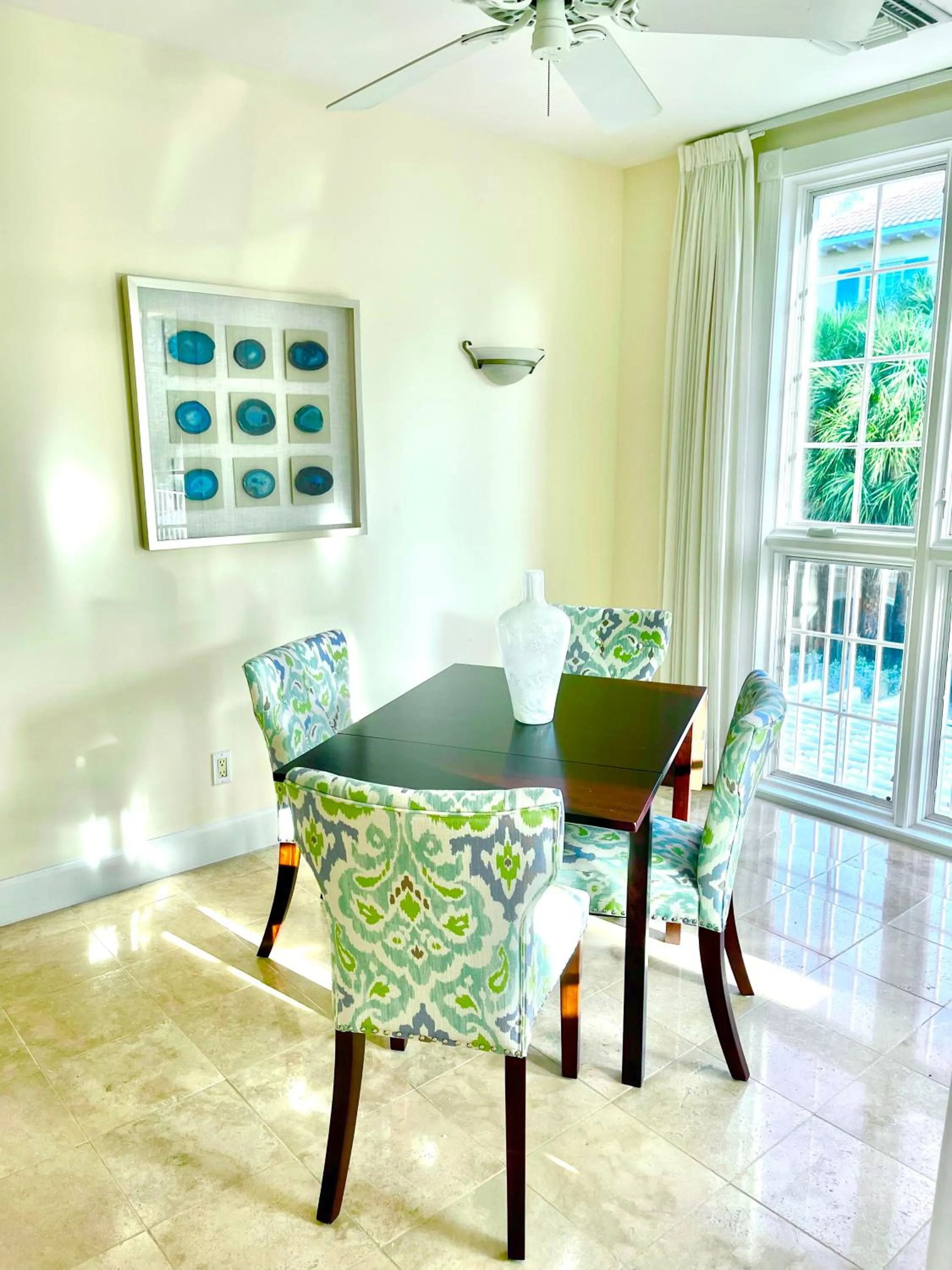 Seating area in Villa Renaissance