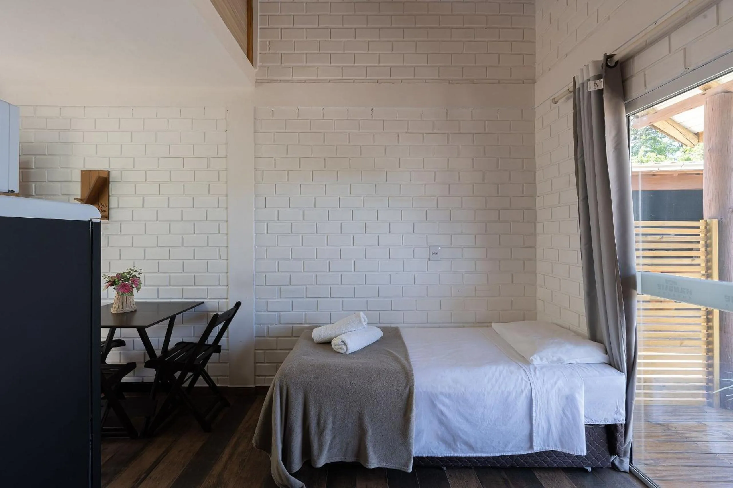 Living room, Bed in Pousada Hanalie by - Easy Hotéis