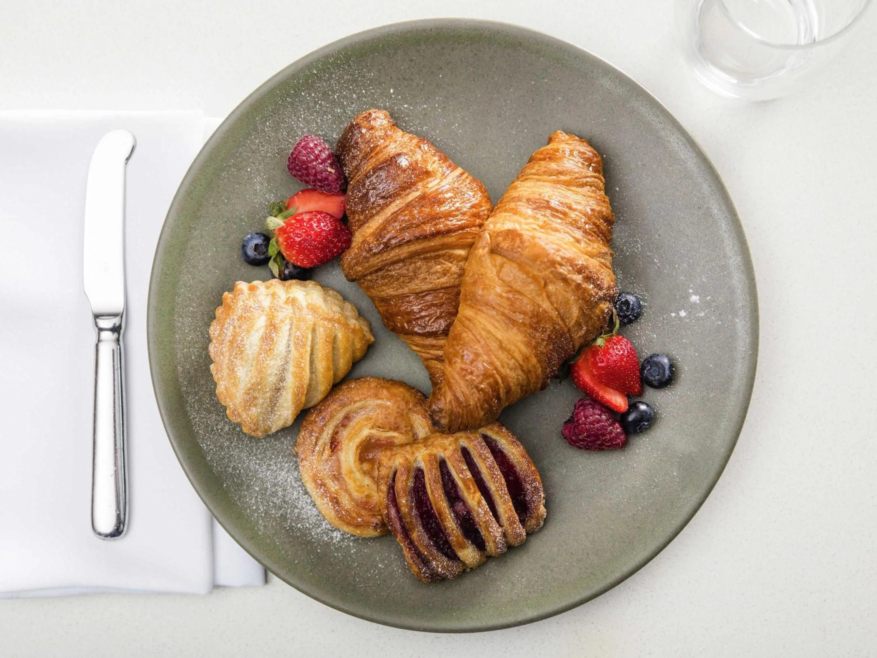Breakfast in Novotel Newcastle Beach