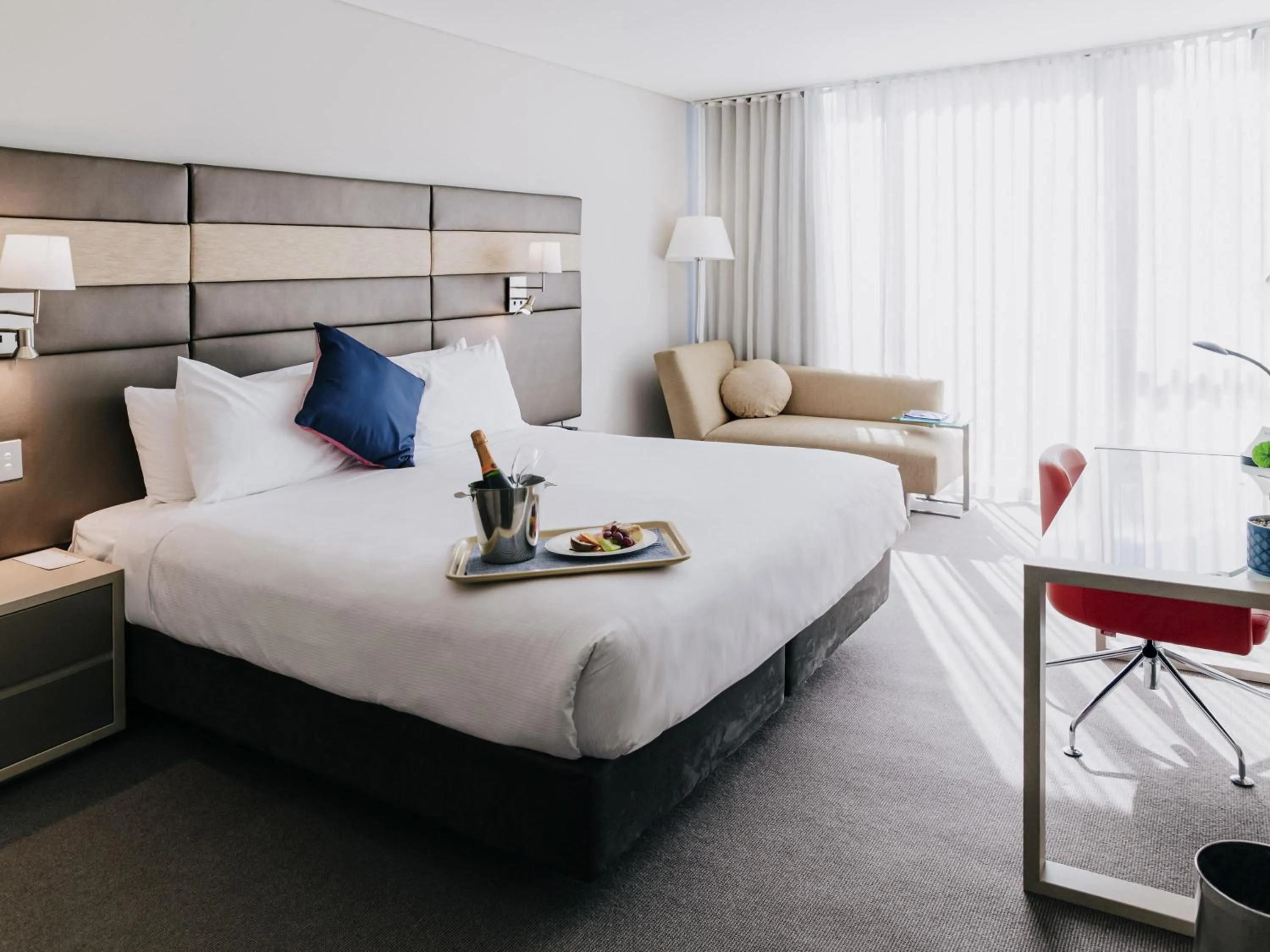 Bedroom, Bed in Novotel Newcastle Beach