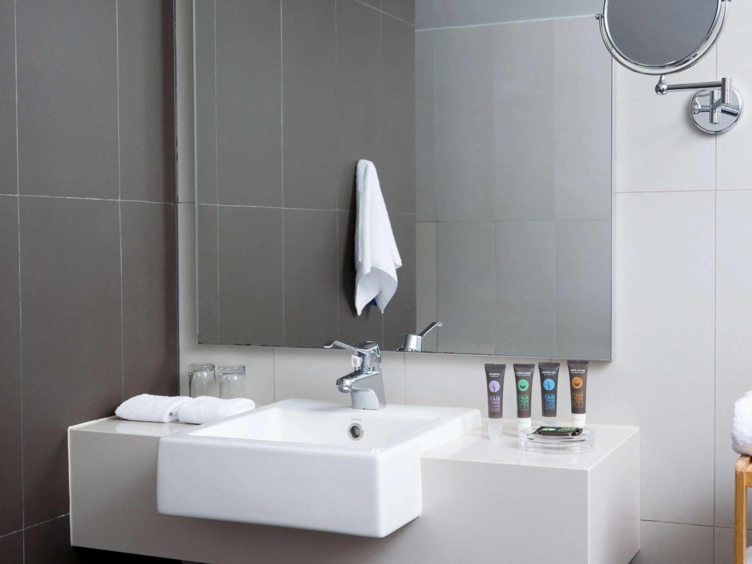 Photo of the whole room in Novotel Newcastle Beach