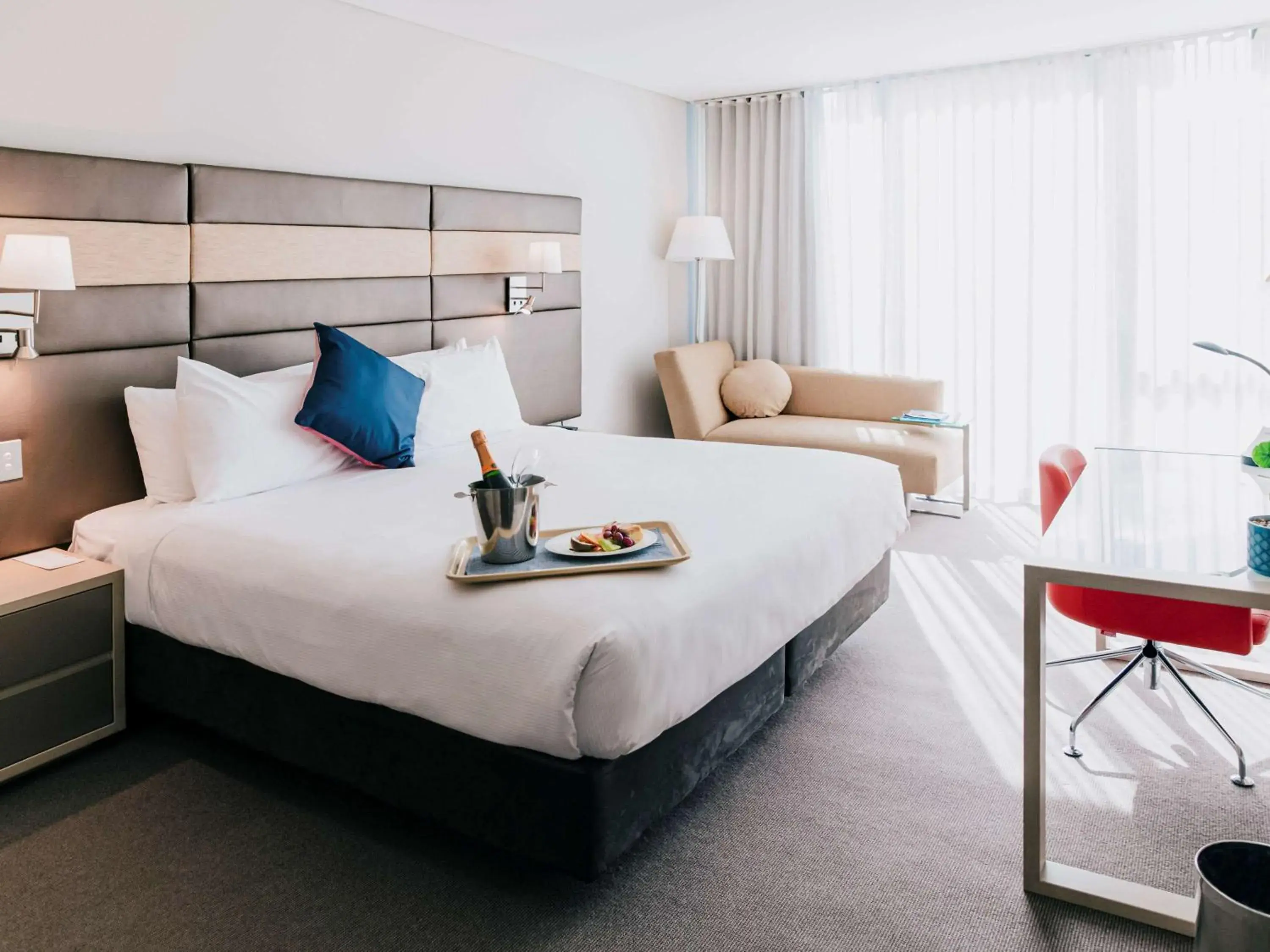 Superior King Room with Harbor View in Novotel Newcastle Beach Superior King Room with Harbor View in Novotel Newcastle Beach