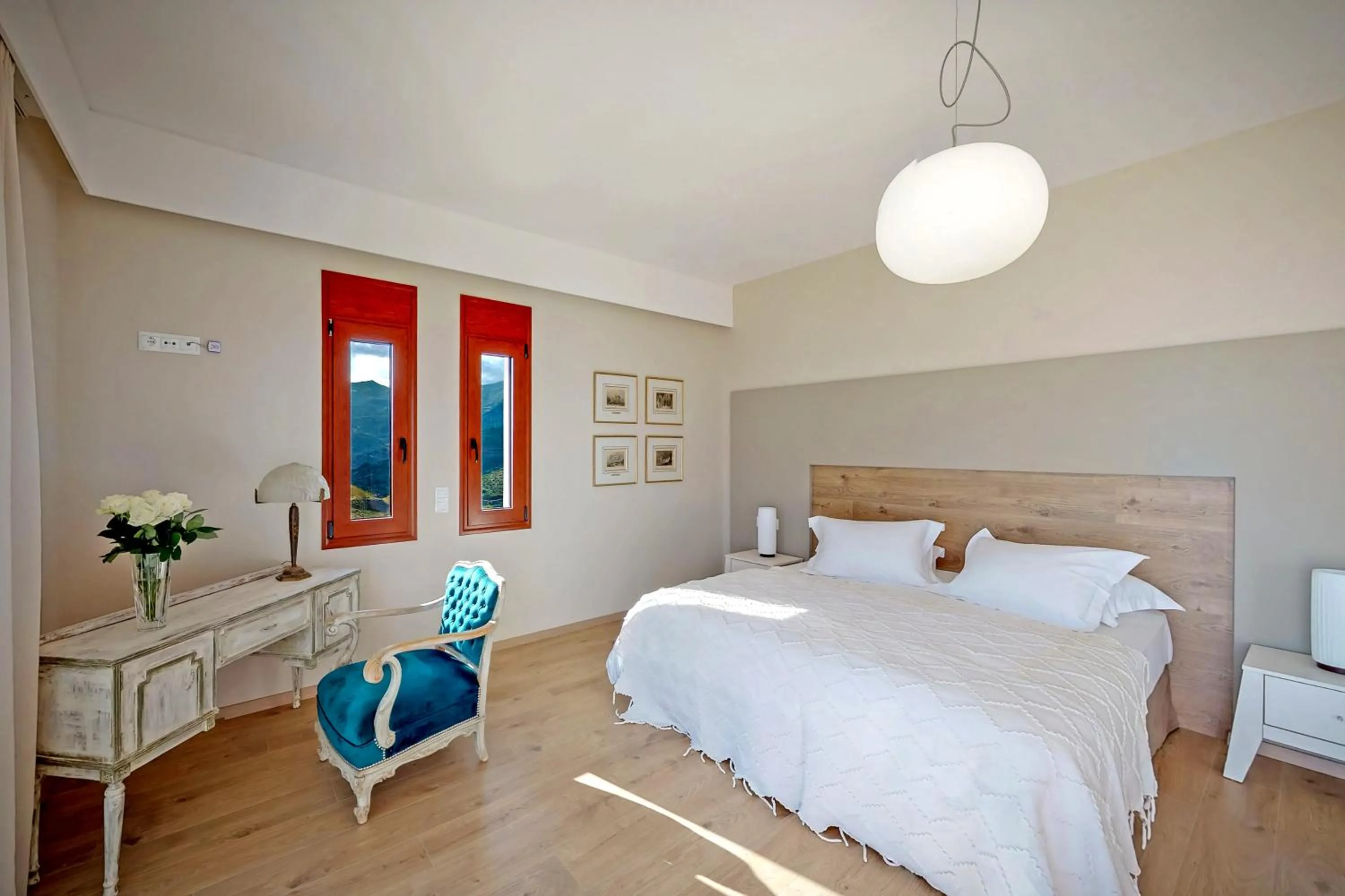 Bedroom, Bed in Ocean Villas Complex