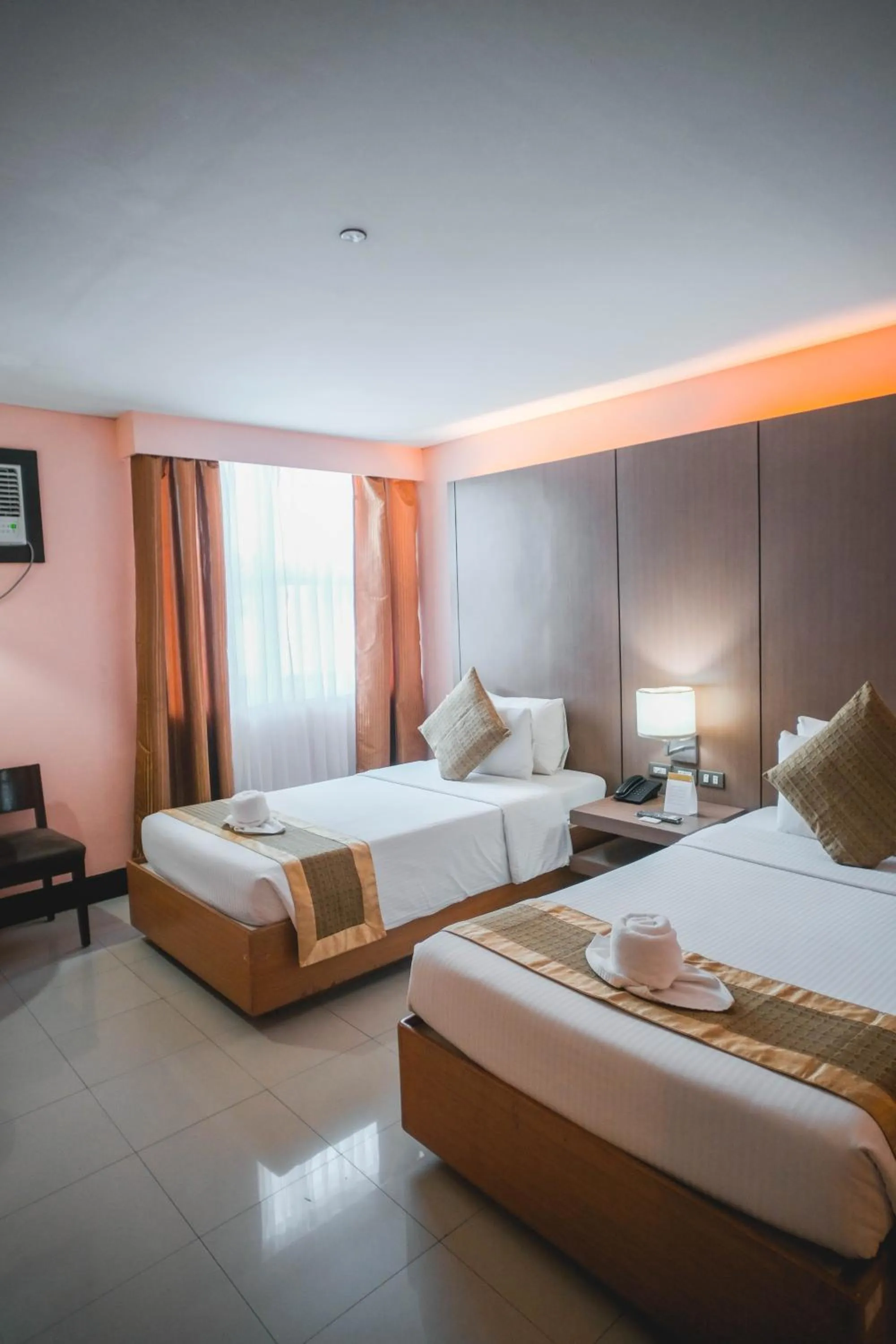 Bedroom, Bed in Manila Grand Opera Hotel