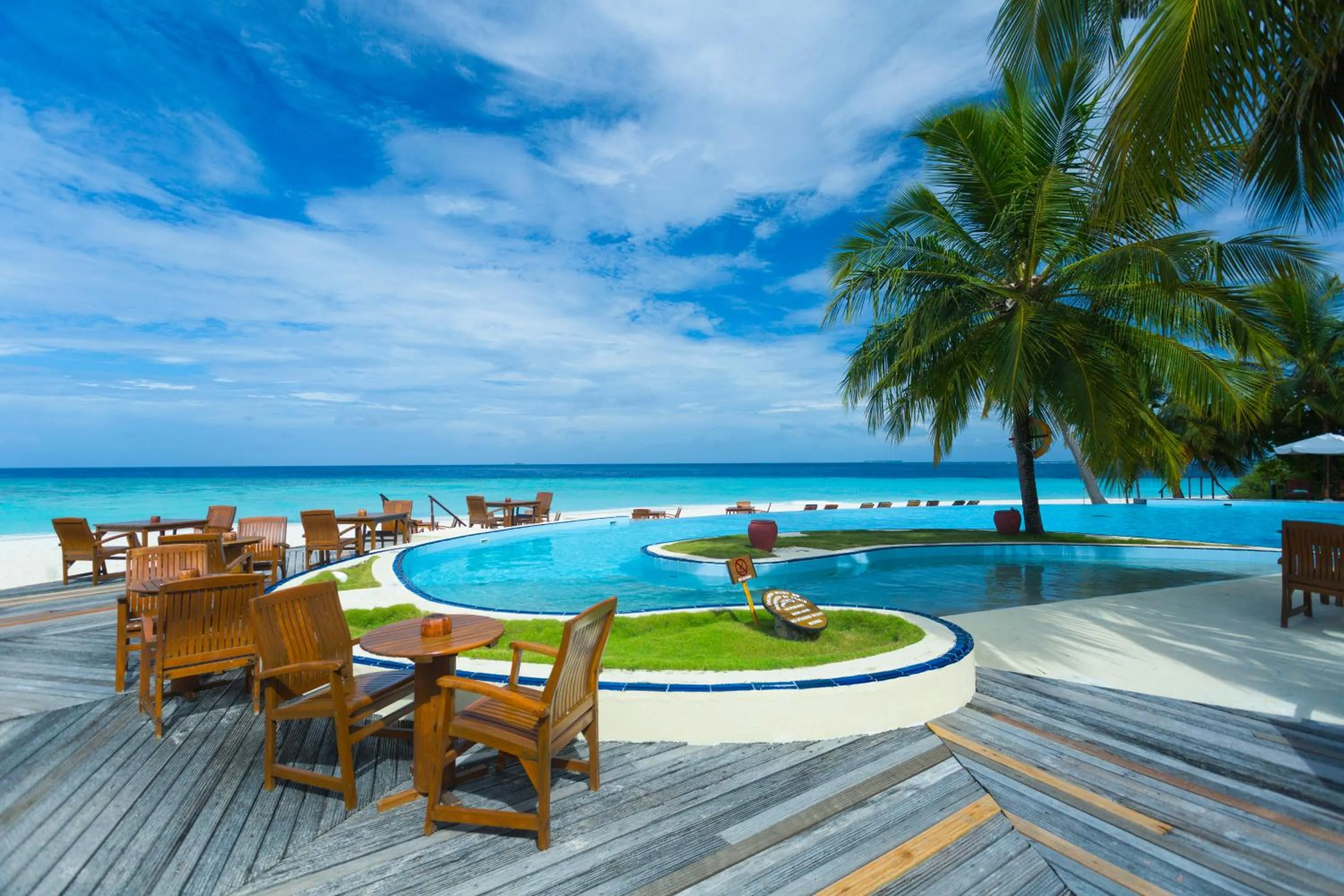 Pool view in Filitheyo Island Resort