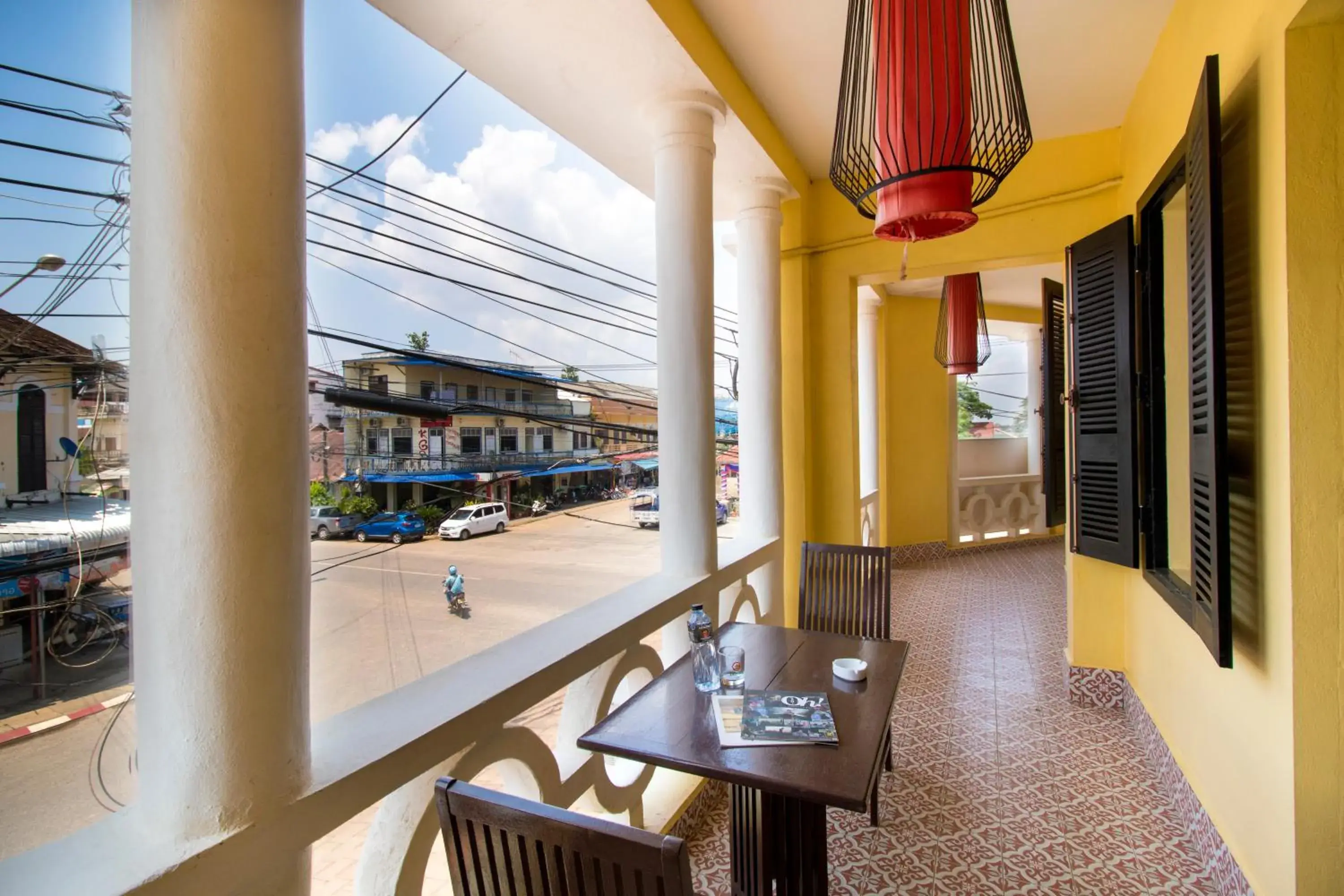 Inthira Thakhek Inthira Thakhek