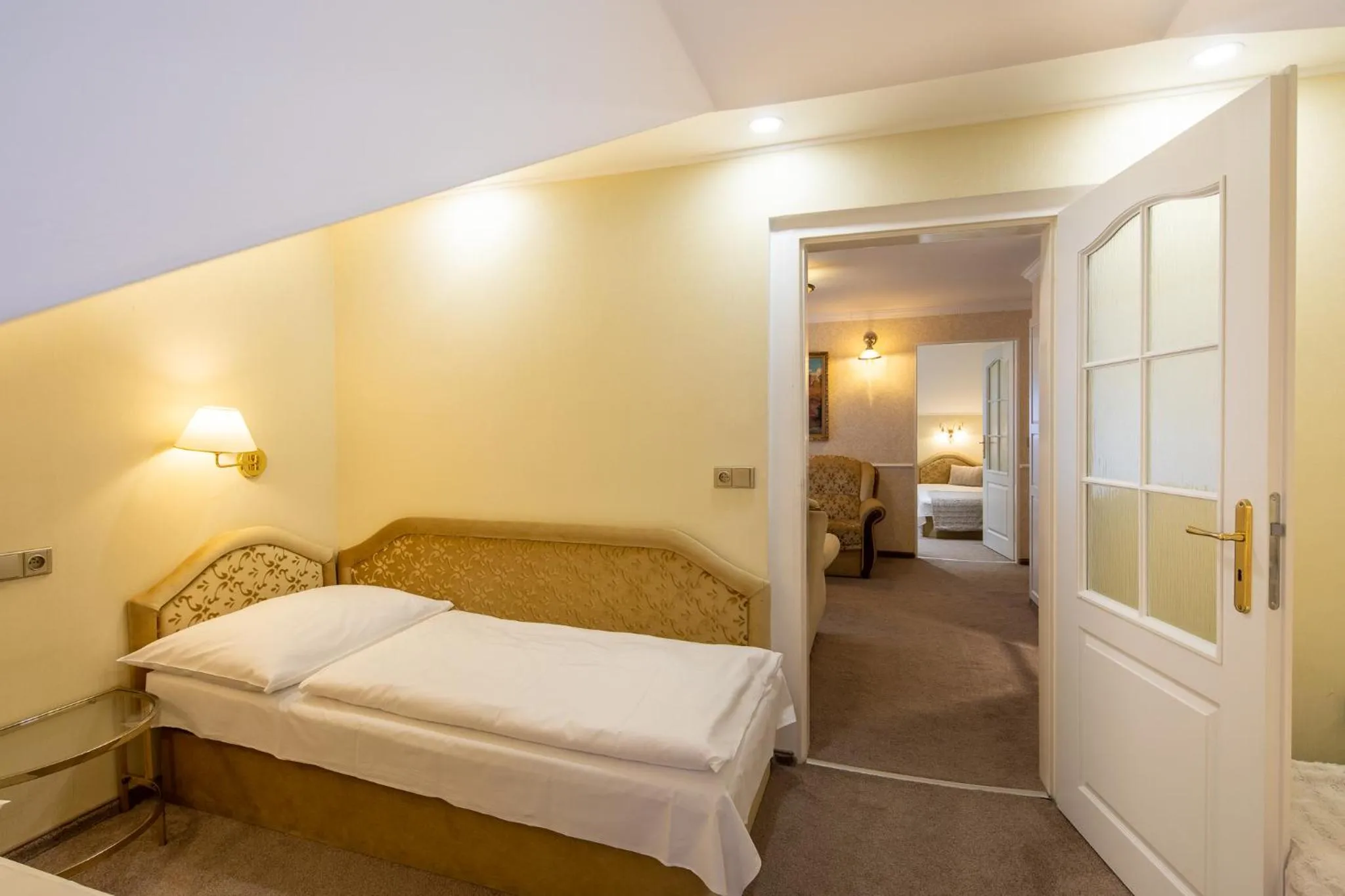 Photo of the whole room, Bed in Villa Basileia Riverside