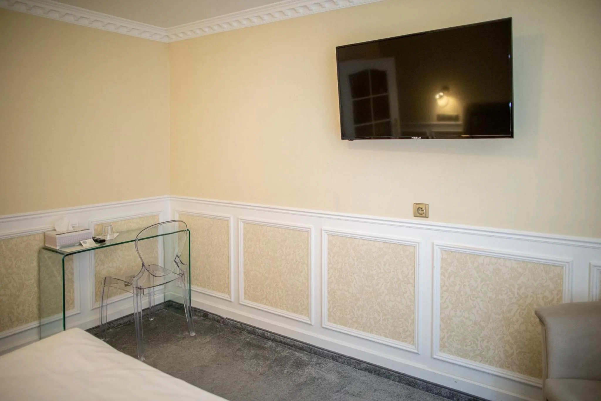 Photo of the whole room, Bed in Villa Basileia Riverside