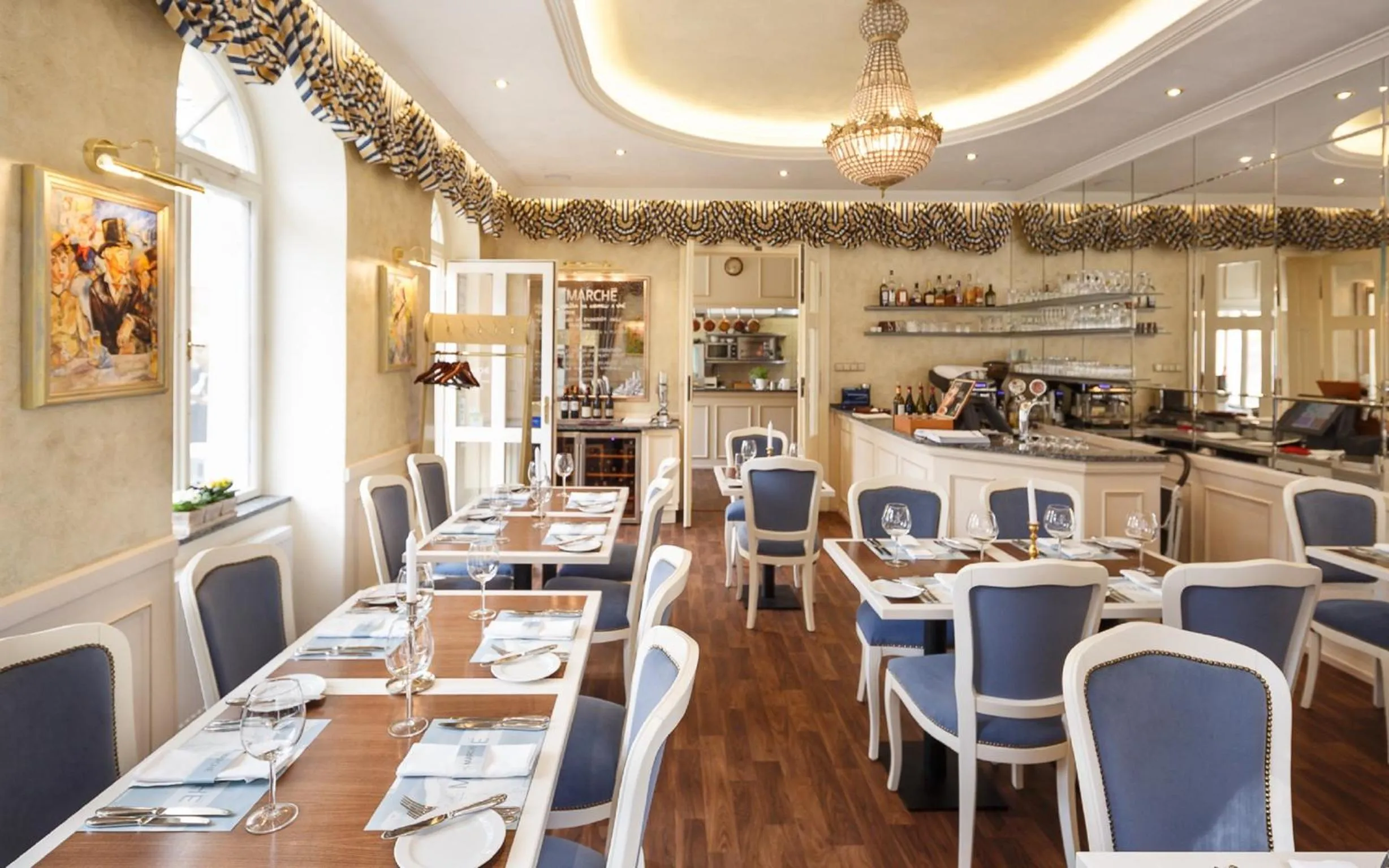 Restaurant/places to eat in Villa Basileia Riverside