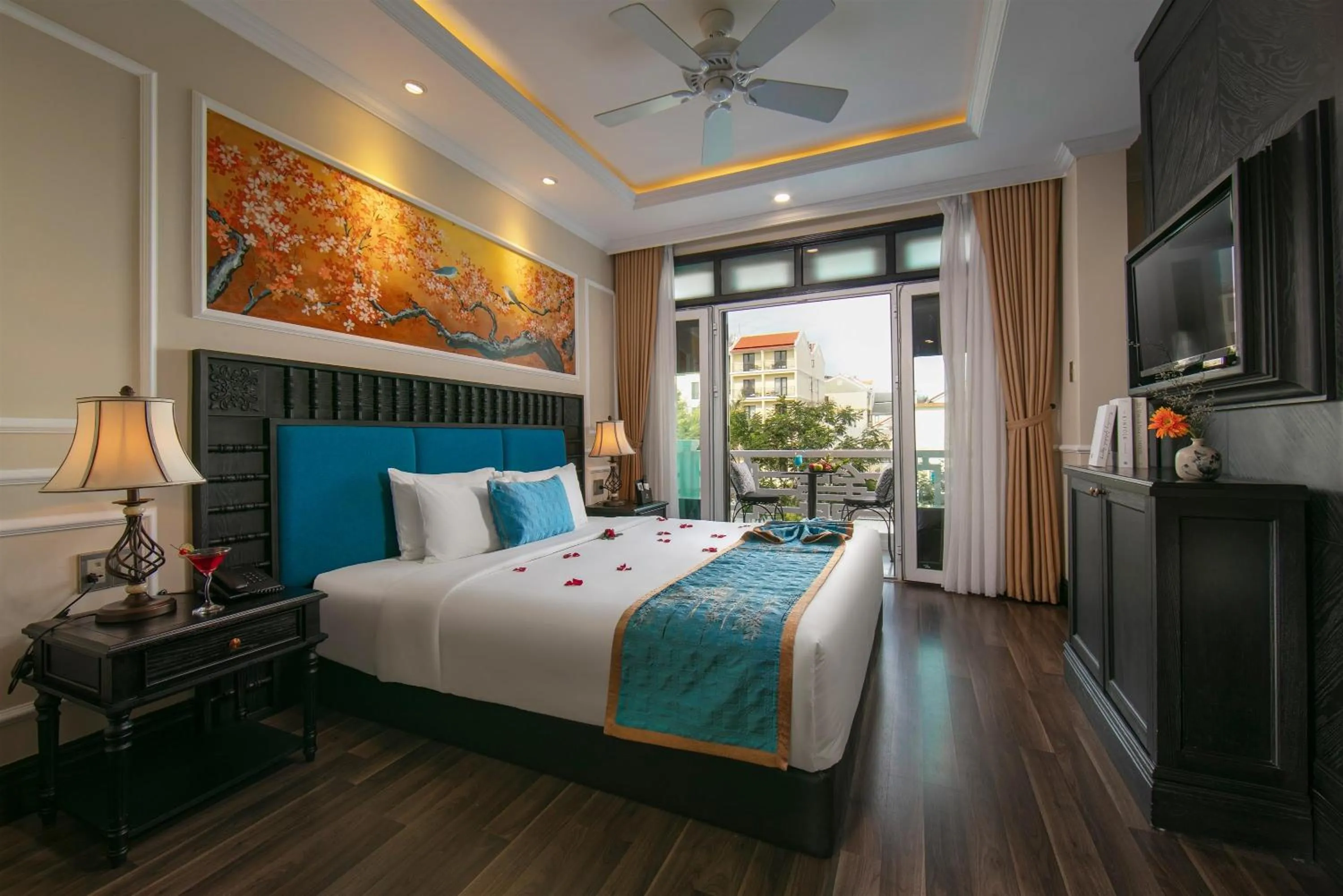 Bed in Hoi An Golden Holiday Hotel & Spa