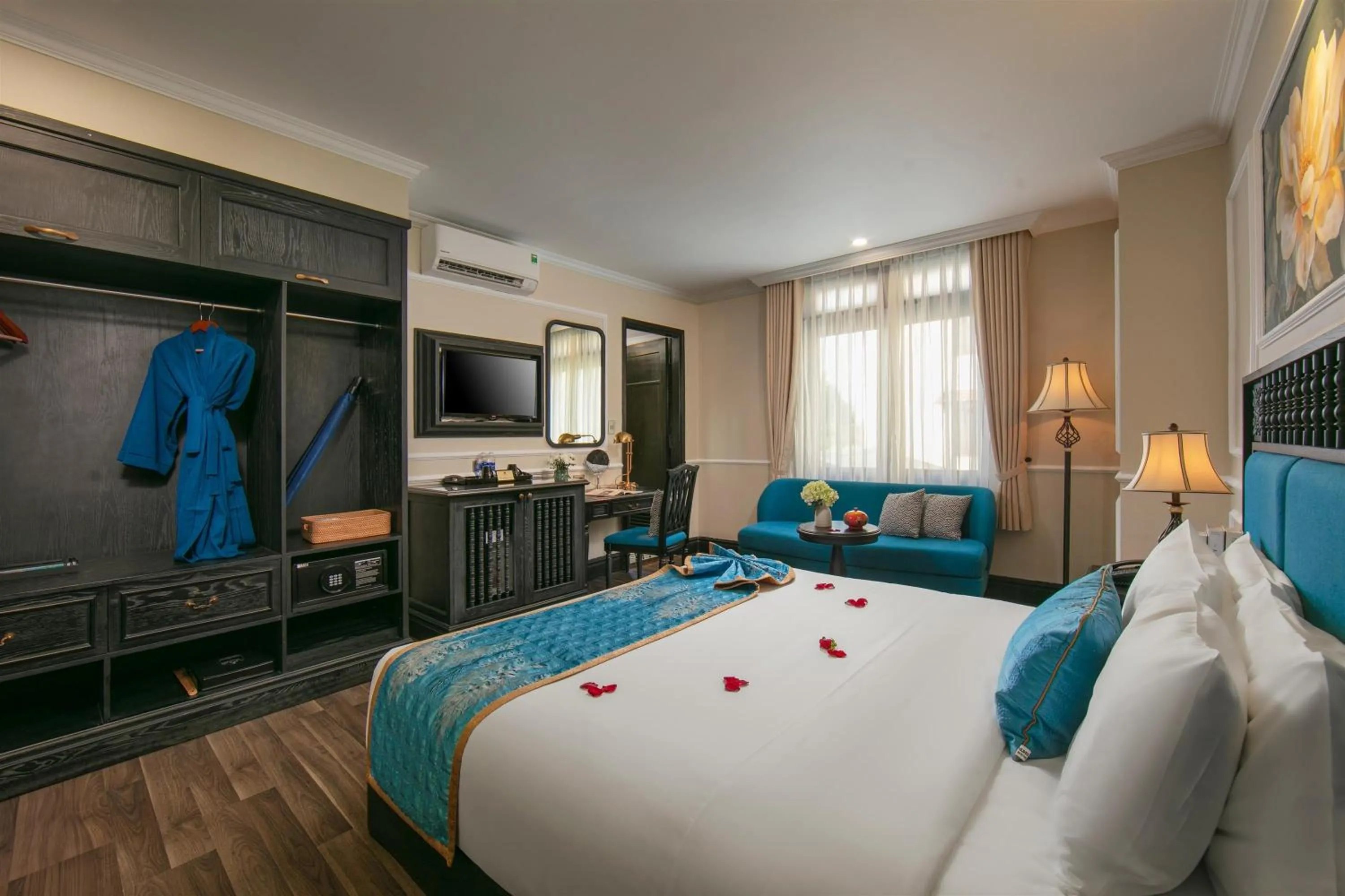 Bed in Hoi An Golden Holiday Hotel & Spa