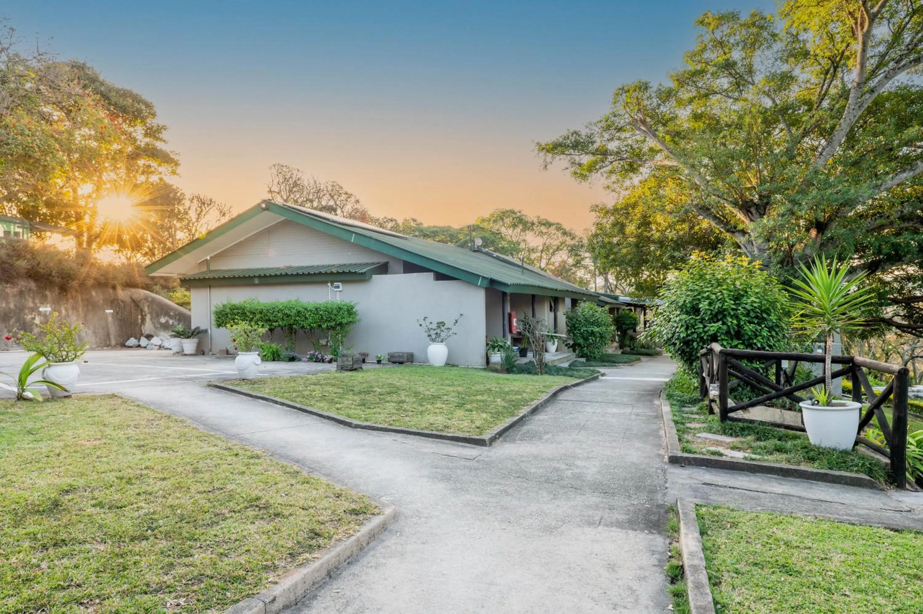 Property building in Chestnut Country Lodge