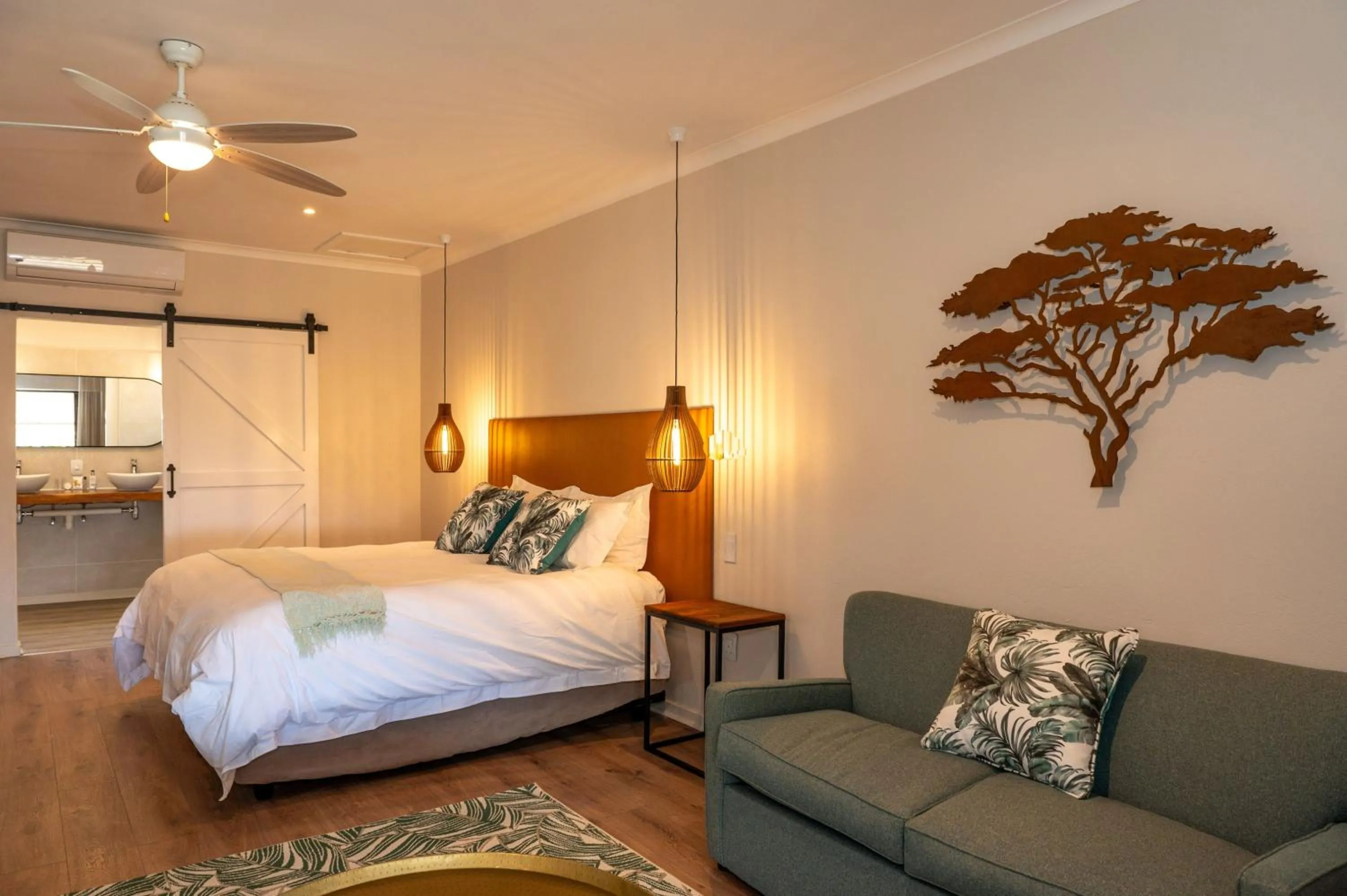 Bed in Chestnut Country Lodge