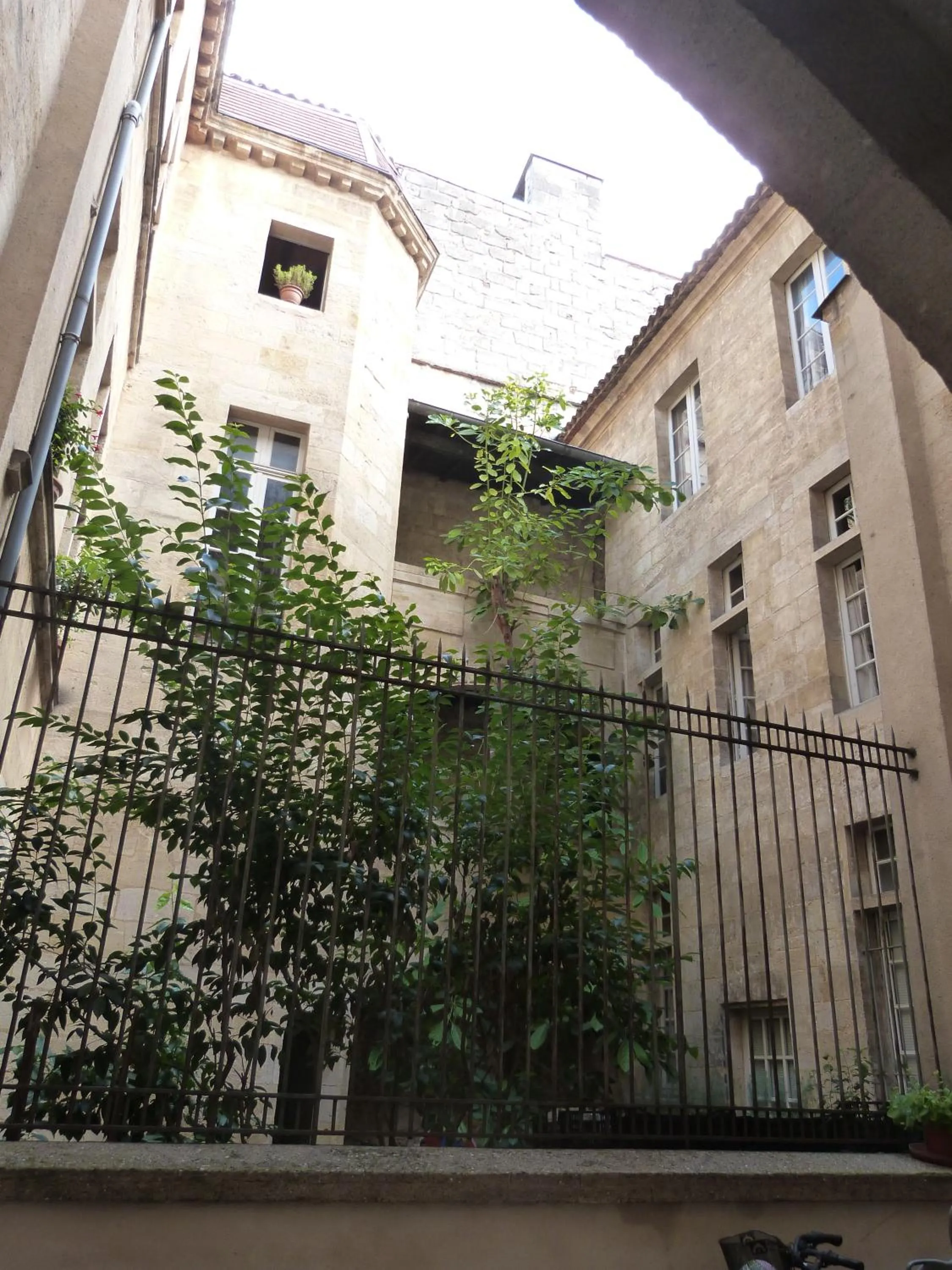 Property building in La Maison de Valentine