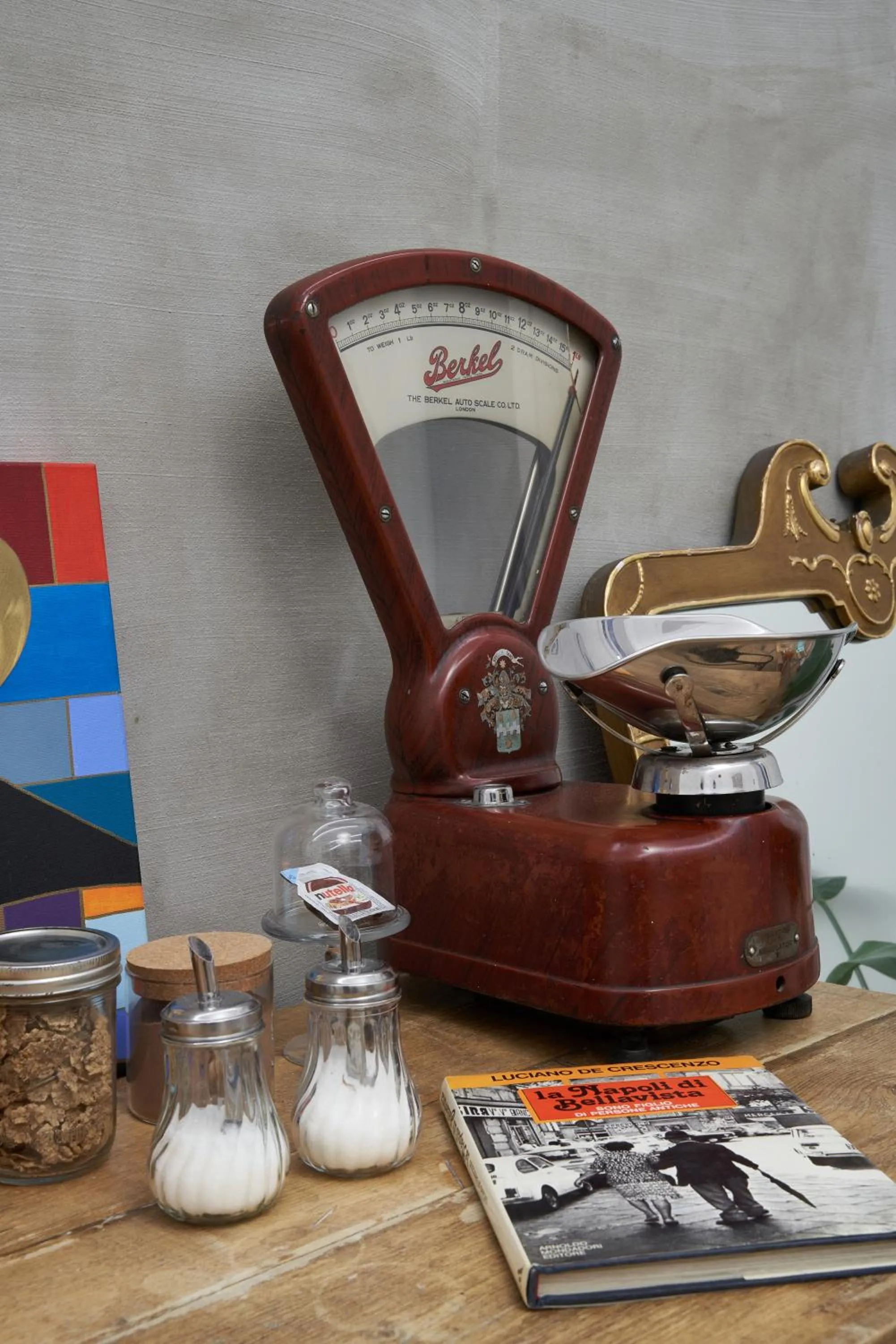 Decorative detail in Palazzo Bevilacqua Napoli B&B