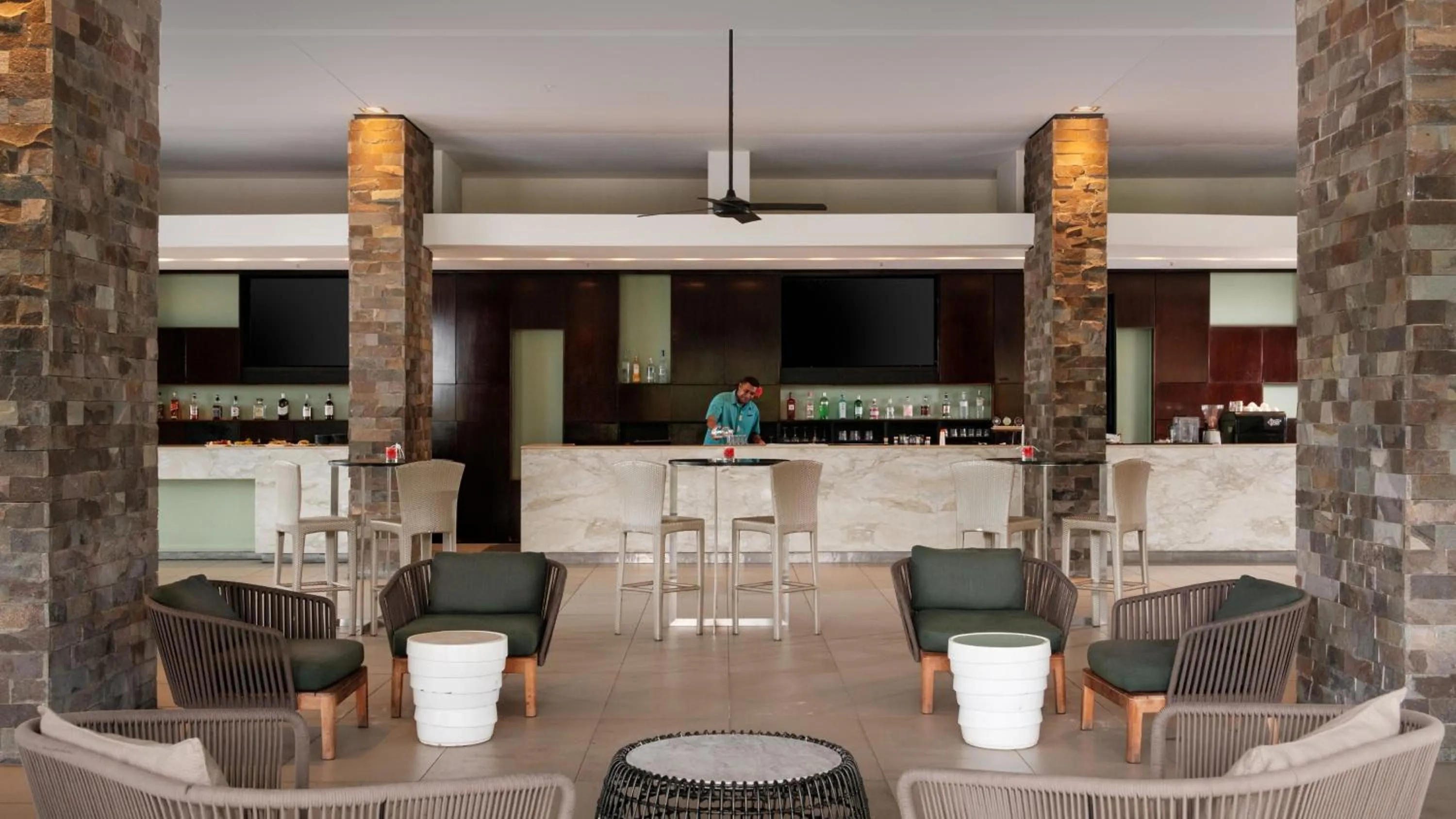Lounge or bar in InterContinental Fiji Golf Resort & Spa by IHG