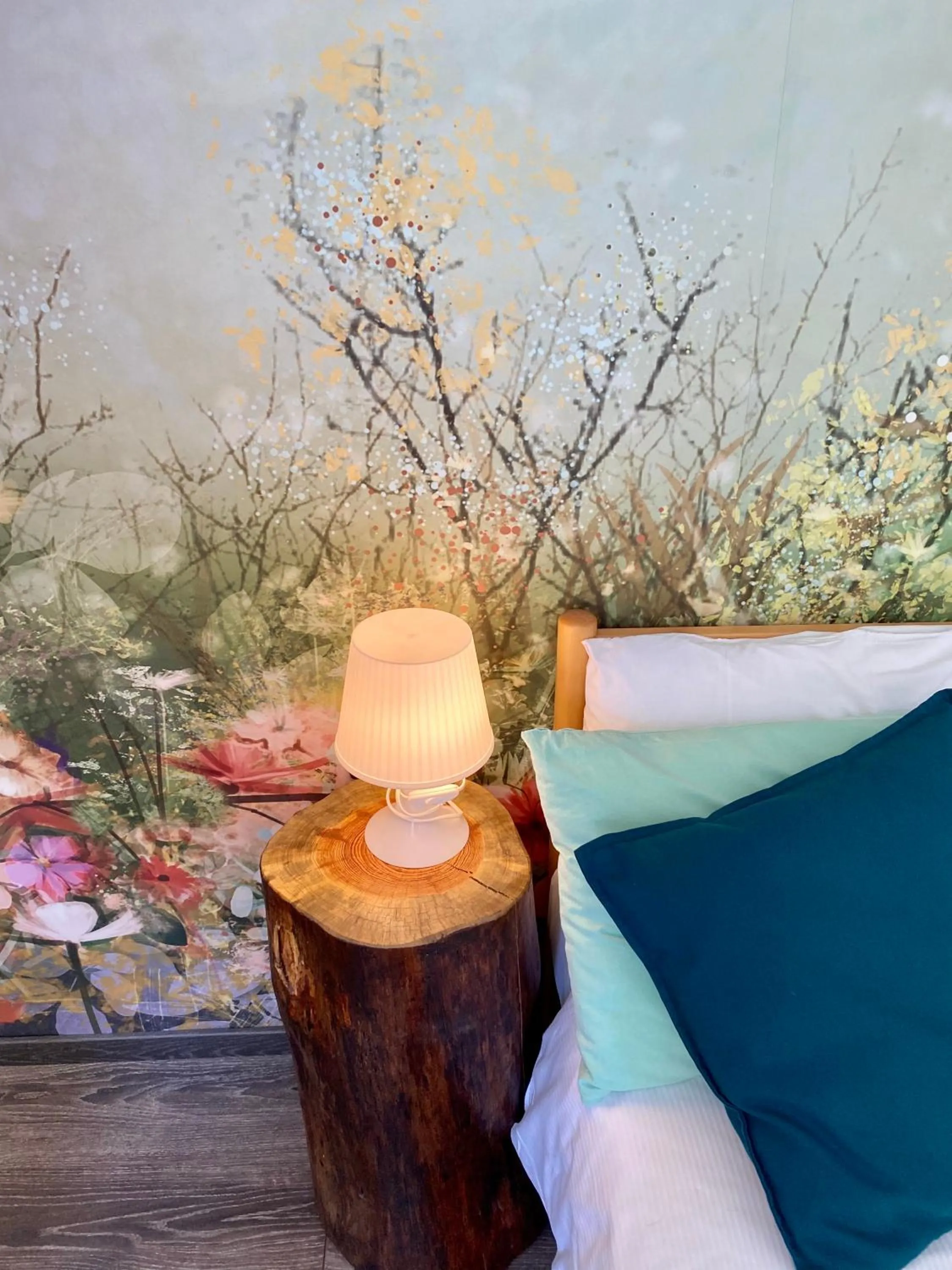 Photo of the whole room, Bed in Francis Superior Rooms