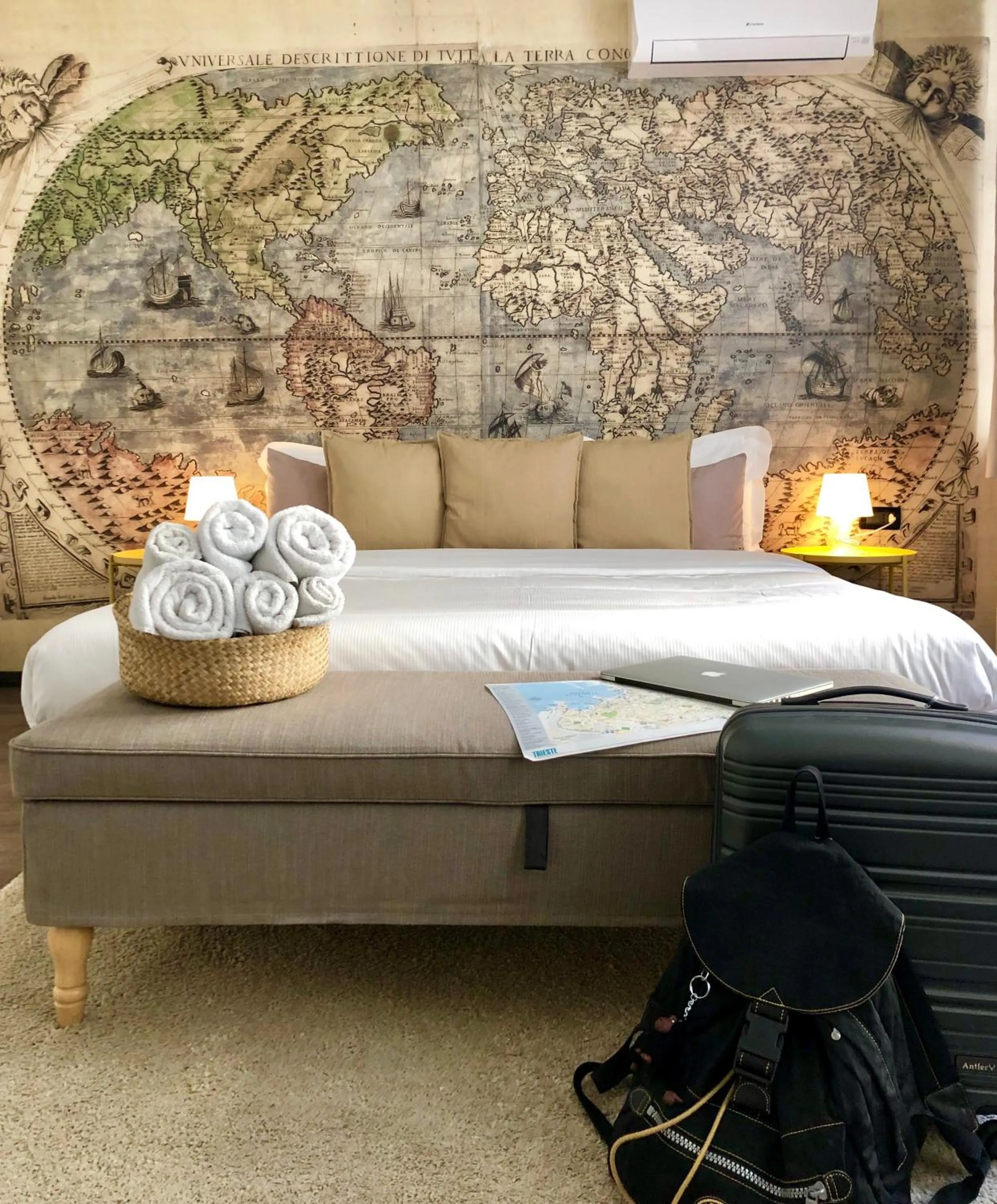 Living room in Francis Superior Rooms