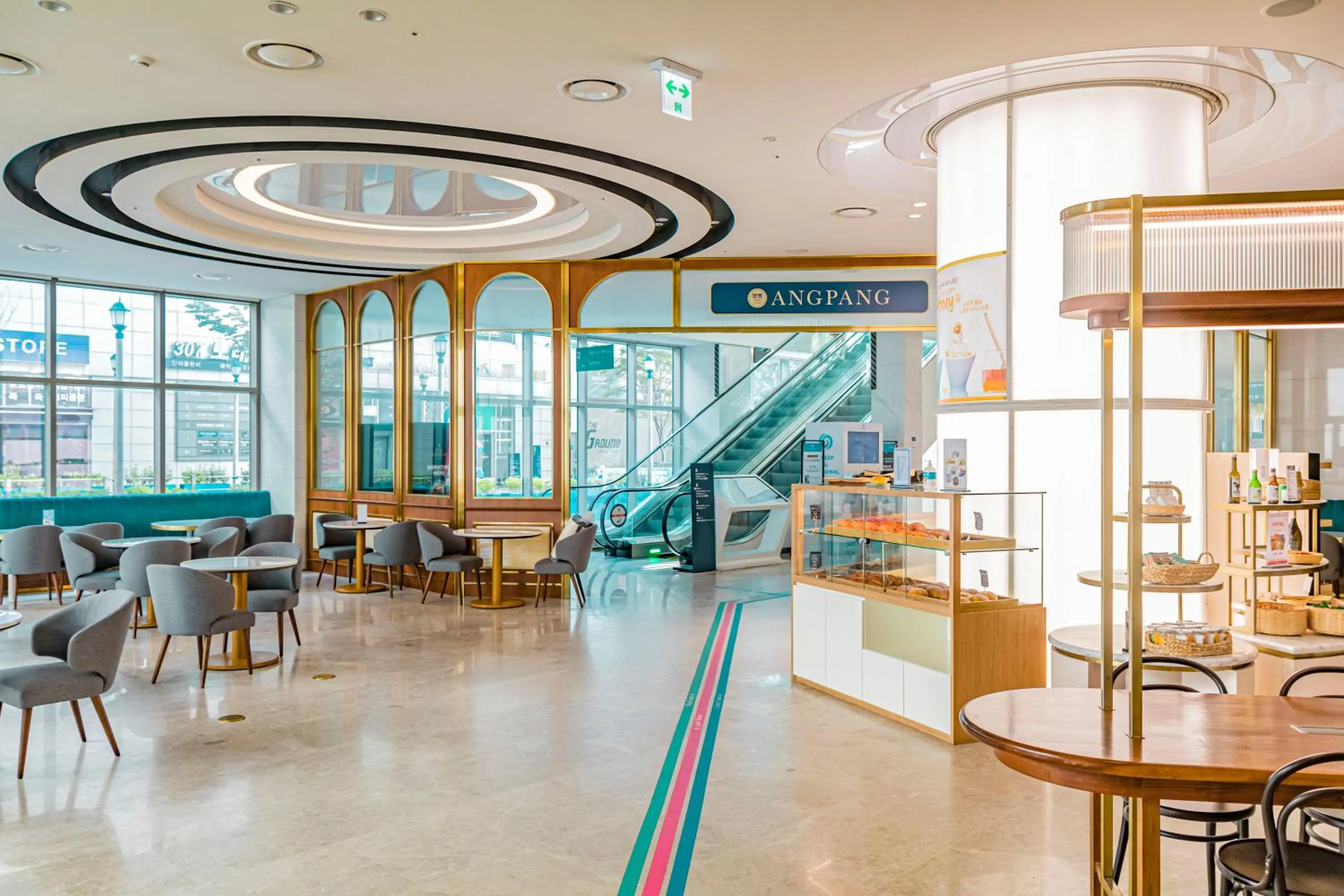 Restaurant/places to eat in St. John's Hotel