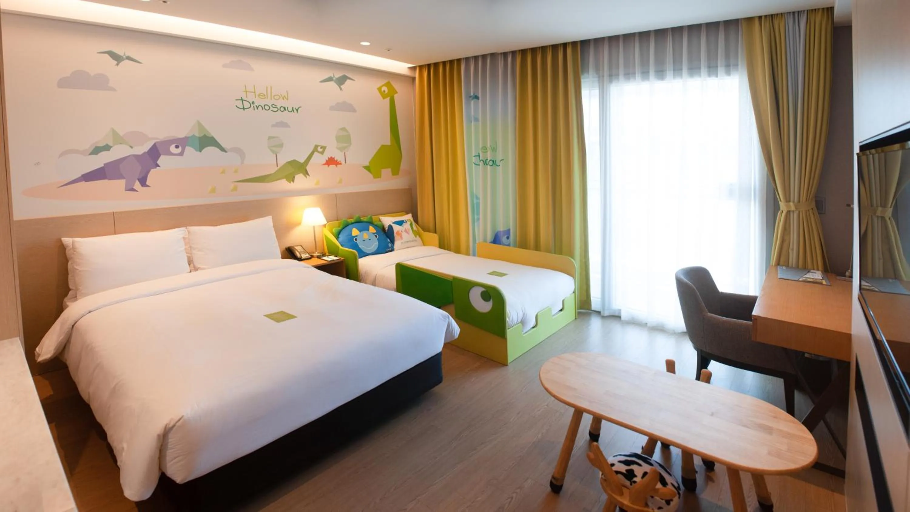 children, Bed in St. John's Hotel