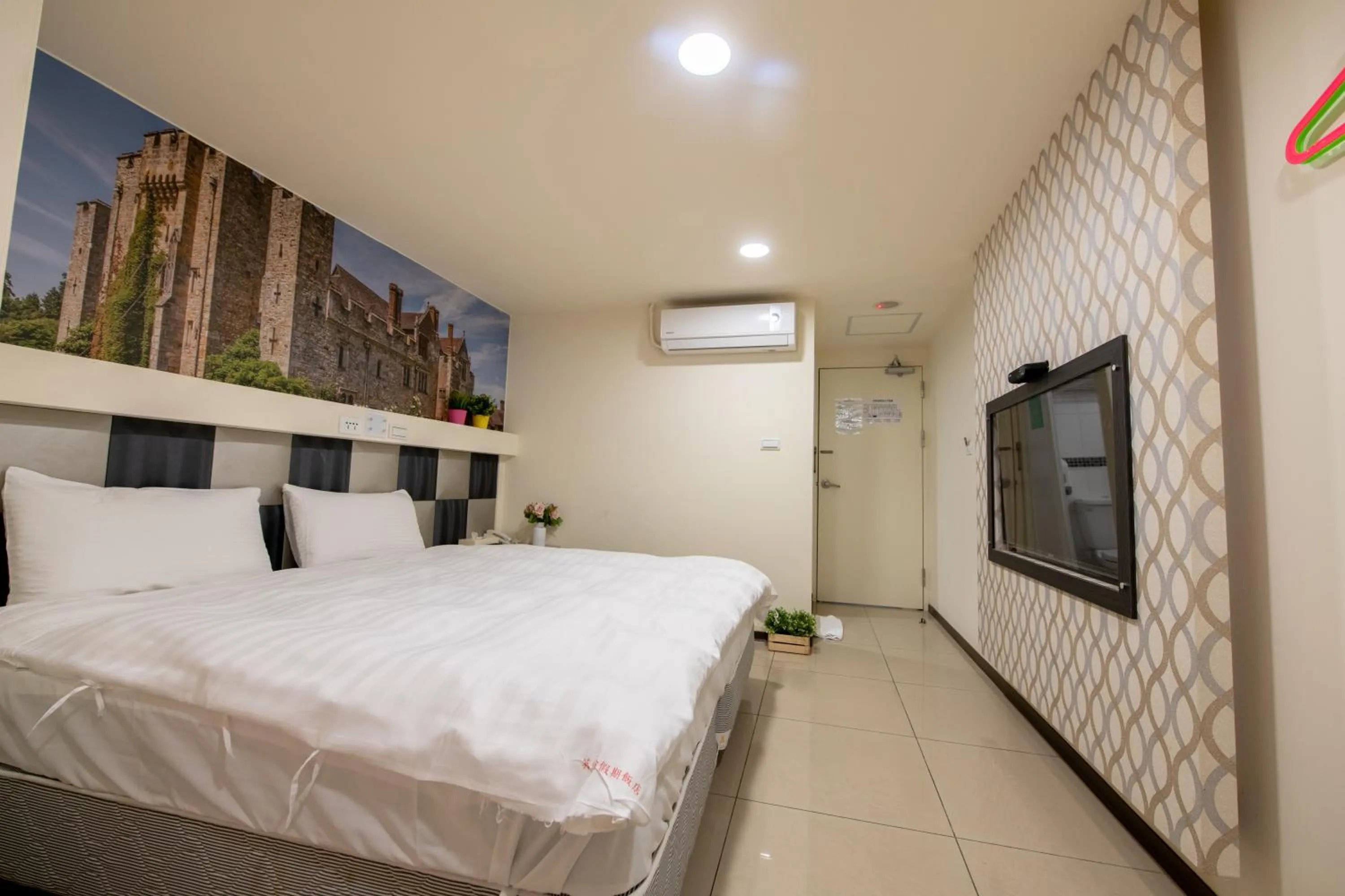 Bed in England Vacation Hotel