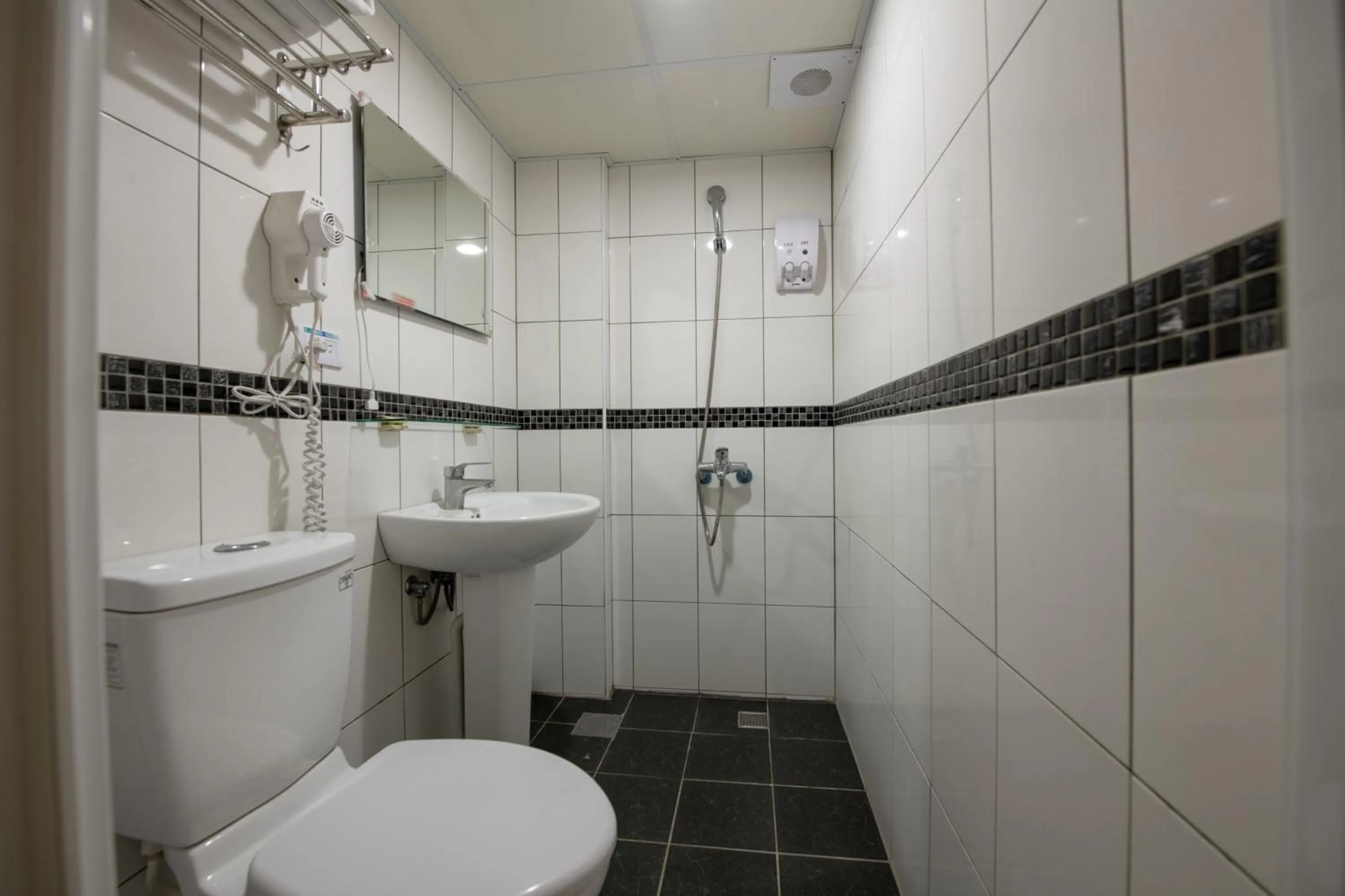 Shower in England Vacation Hotel