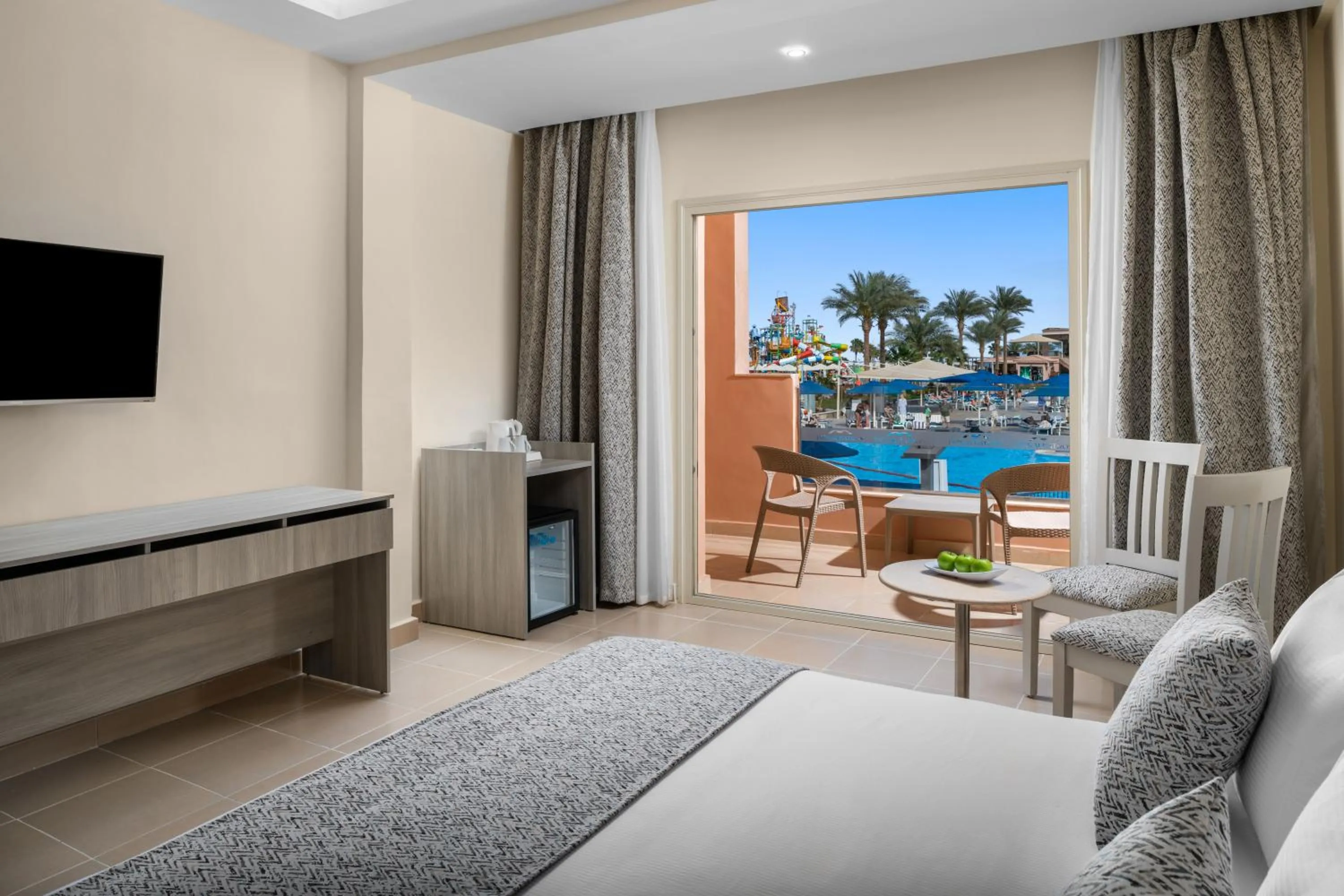 Bedroom, Bed in Pickalbatros Aqua Park Resort - Hurghada