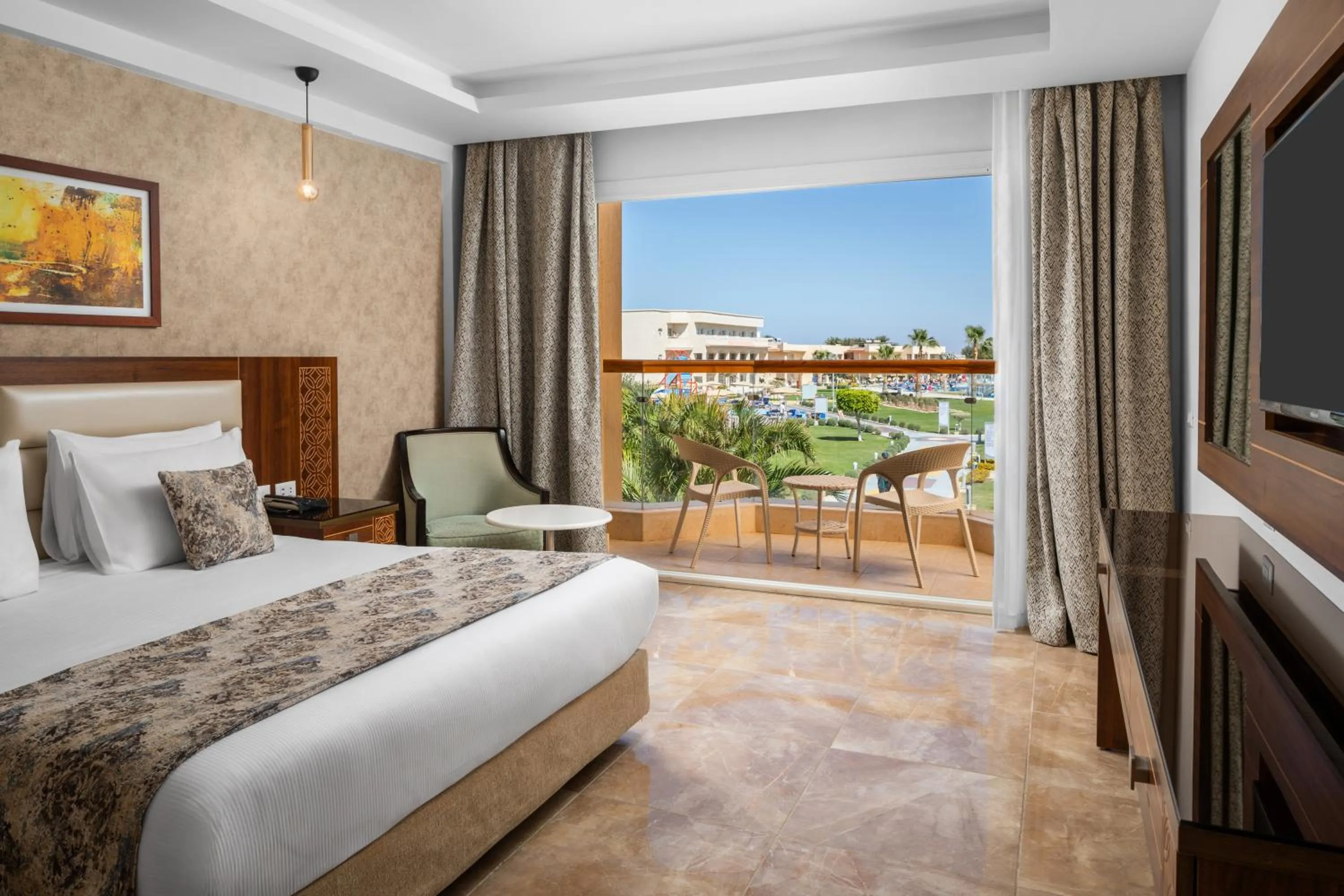 Bedroom, Bed in Pickalbatros Royal Moderna Sharm "Aqua Park"- All inclusive