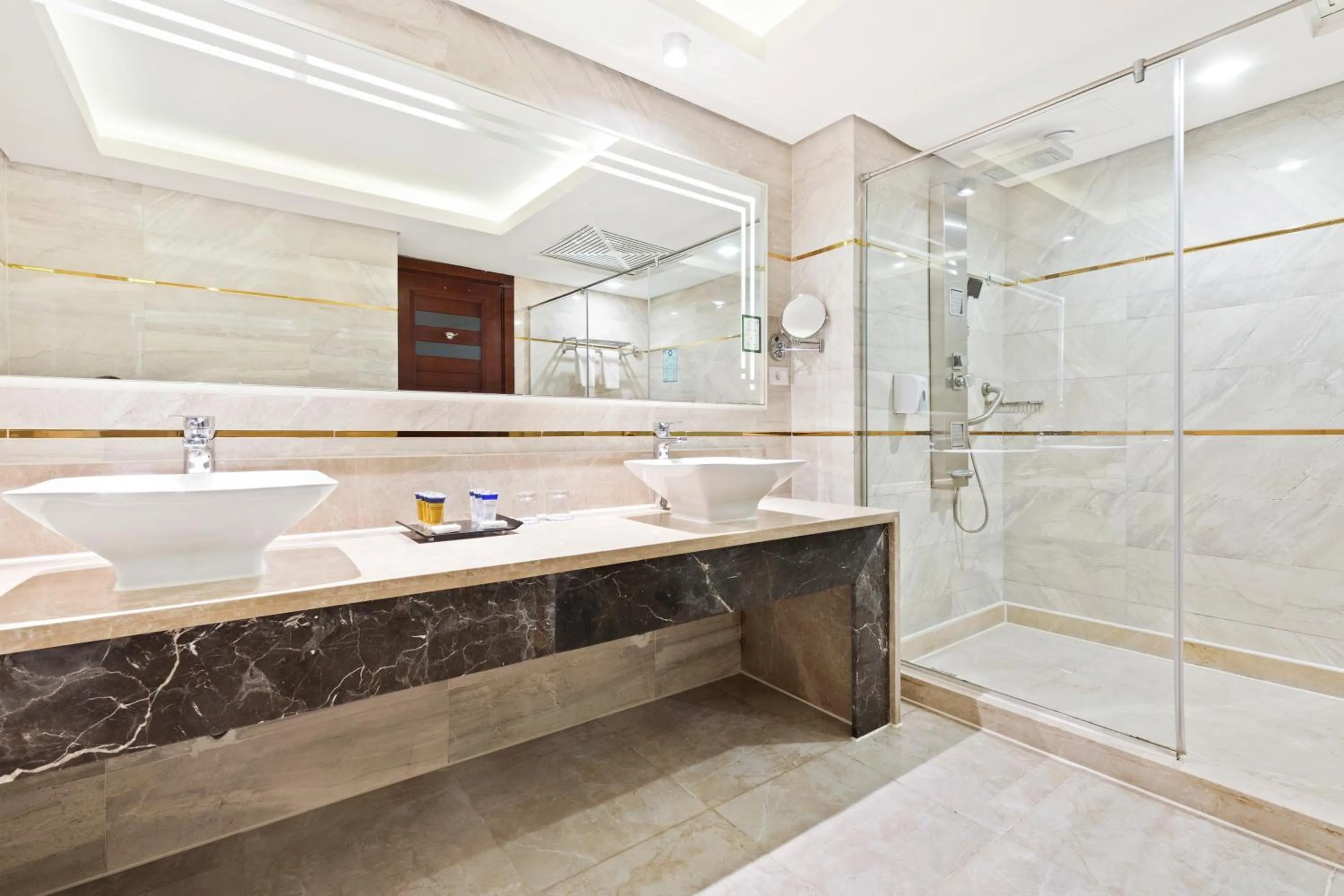 Bathroom in Pickalbatros Royal Moderna Sharm "Aqua Park"- All inclusive