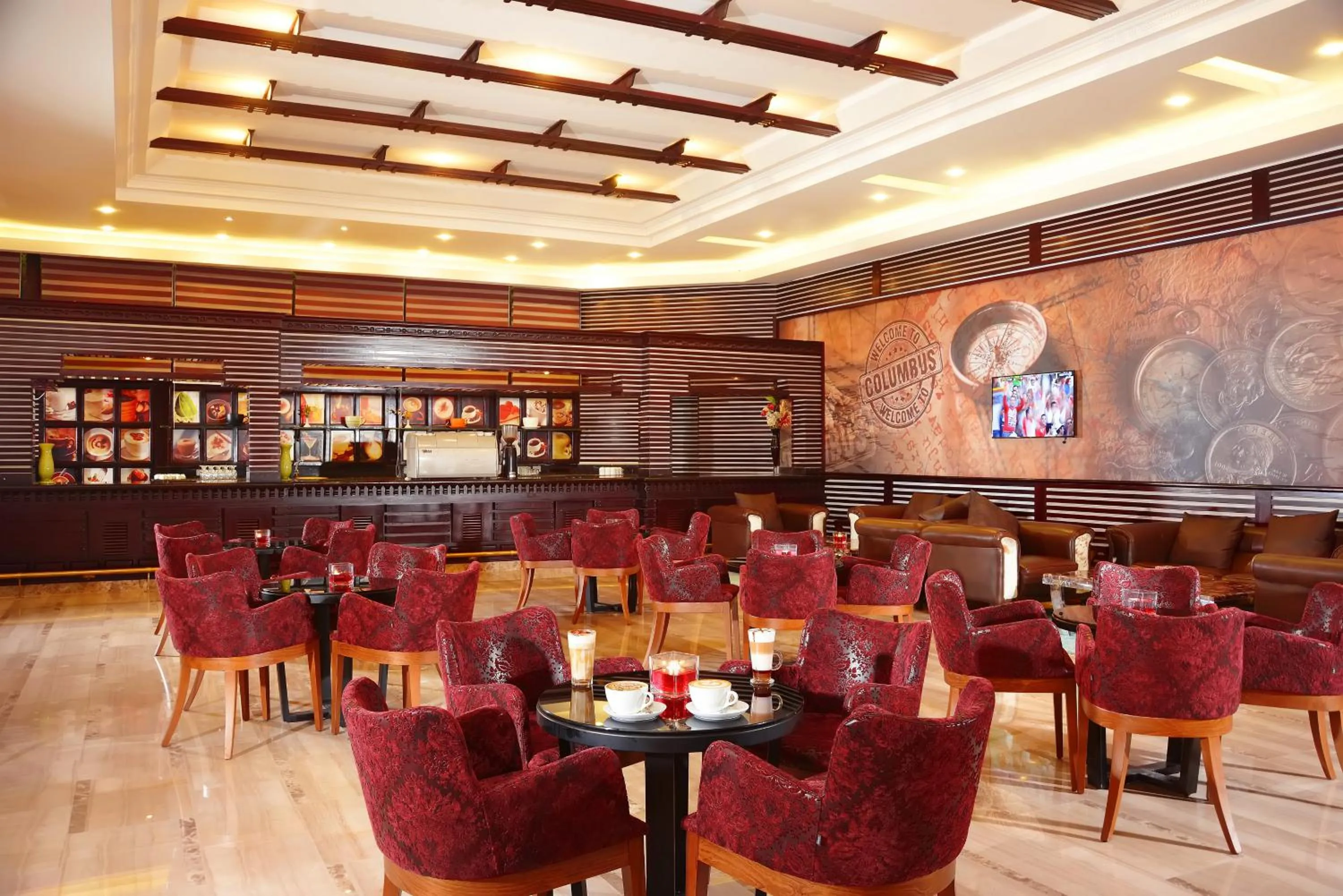 Lounge or bar in Pickalbatros Royal Moderna Sharm "Aqua Park"- All inclusive