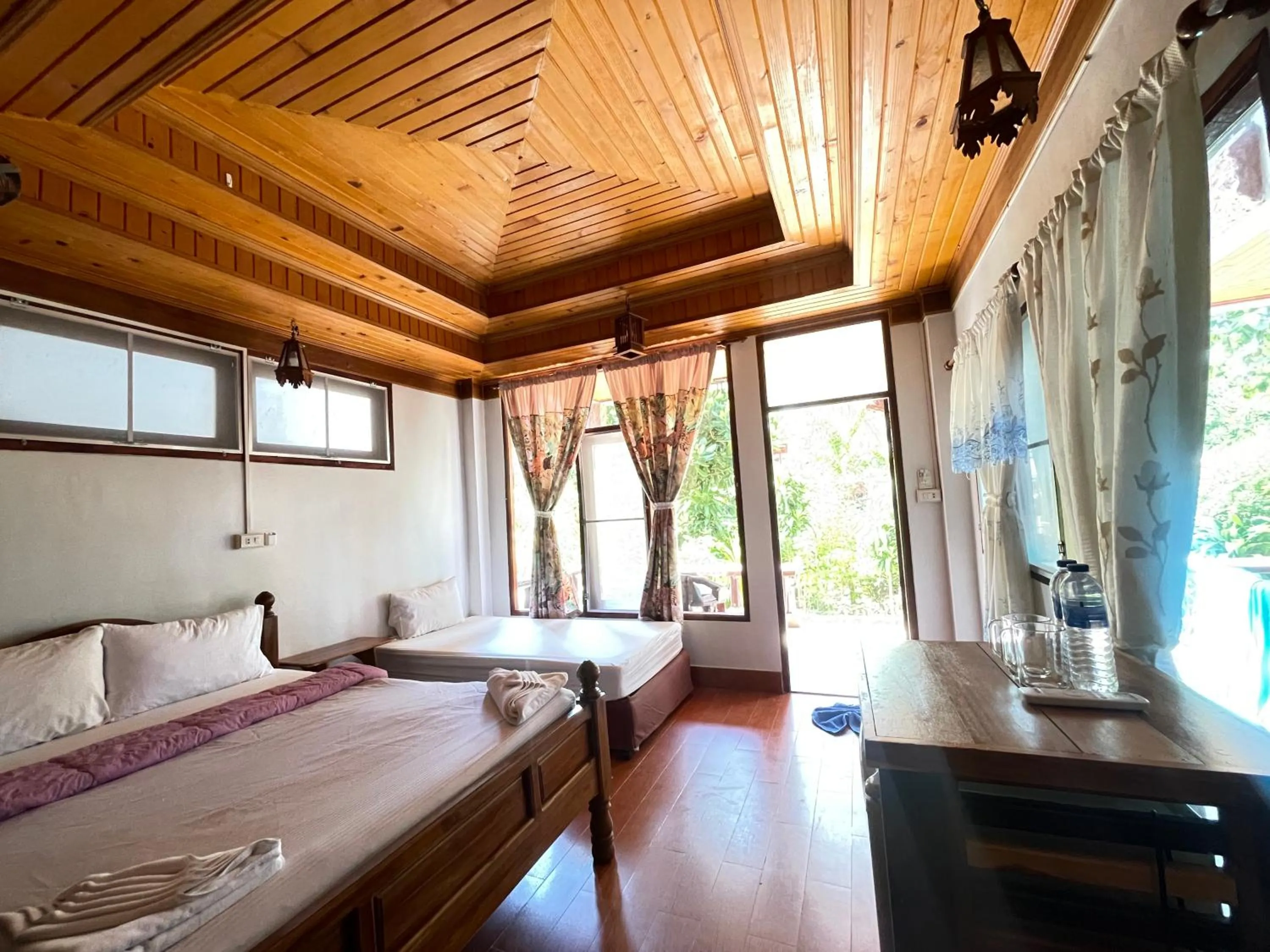 Bed in Big Fish Resort Koh Tao