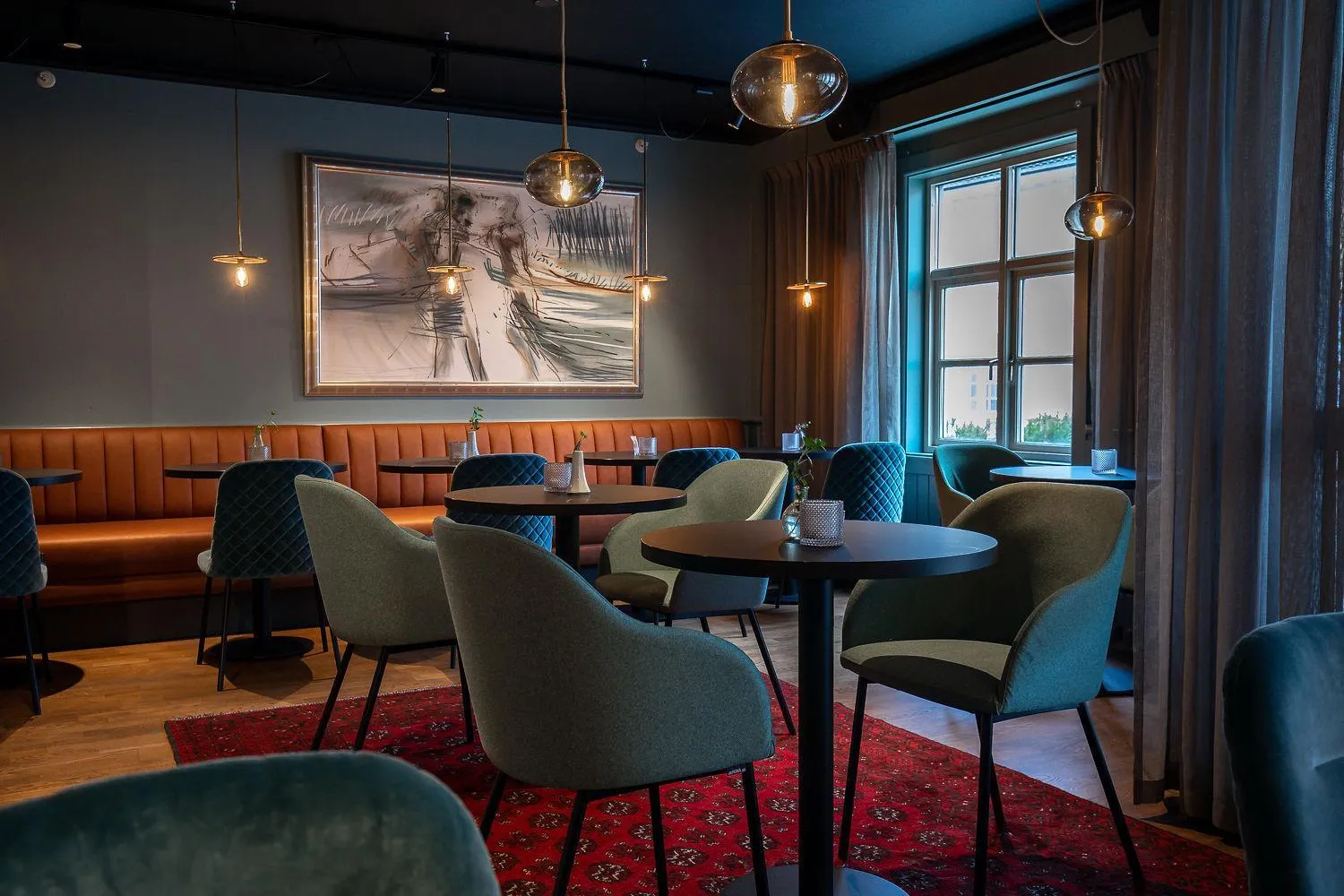 Restaurant/places to eat in Home Hotel Tollboden