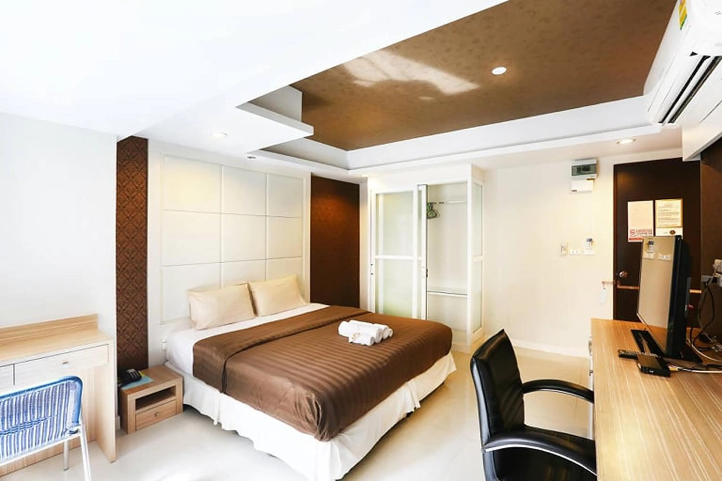 Bed in The Luxury Residence