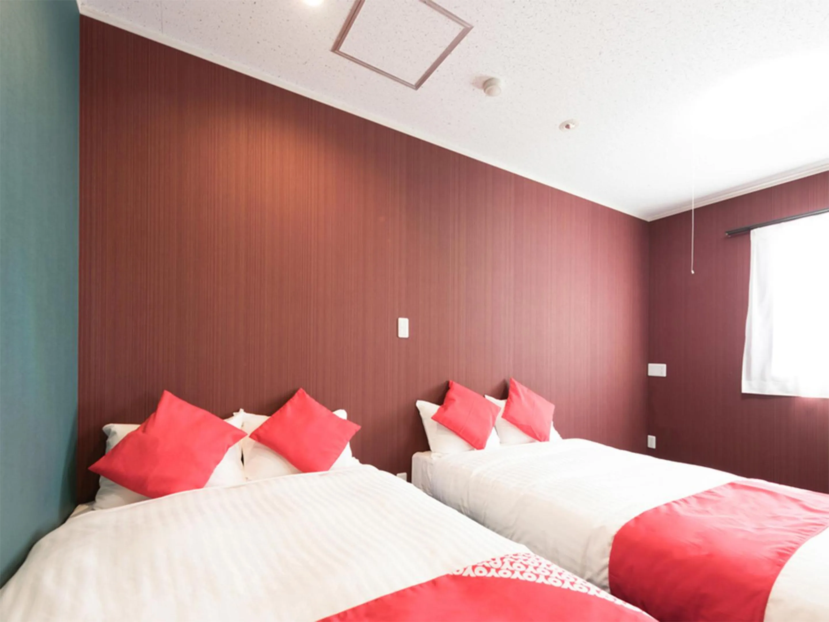 Photo of the whole room, Bed in Tama Hotel