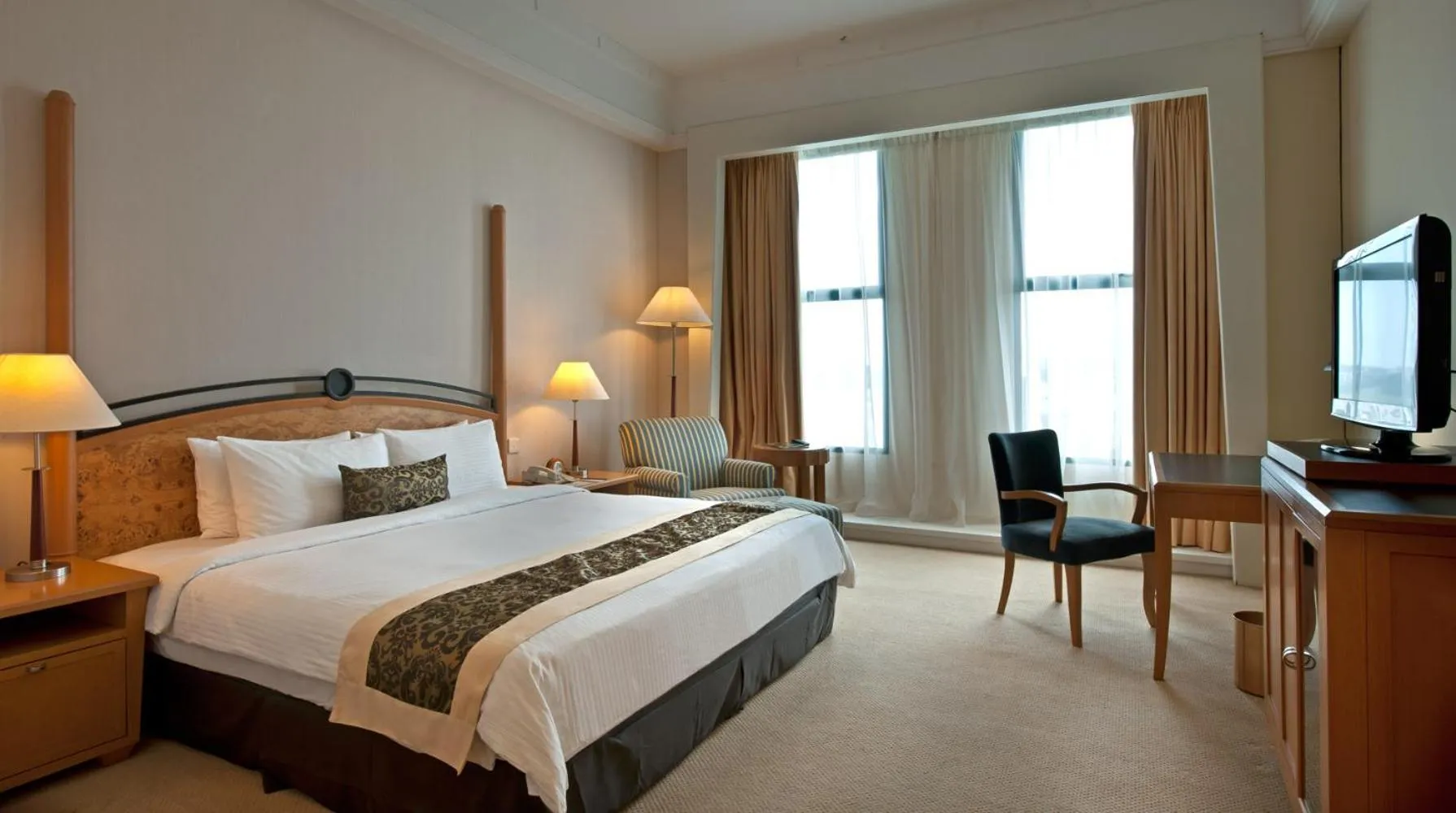 Photo of the whole room, Bed in Royale Chulan Seremban